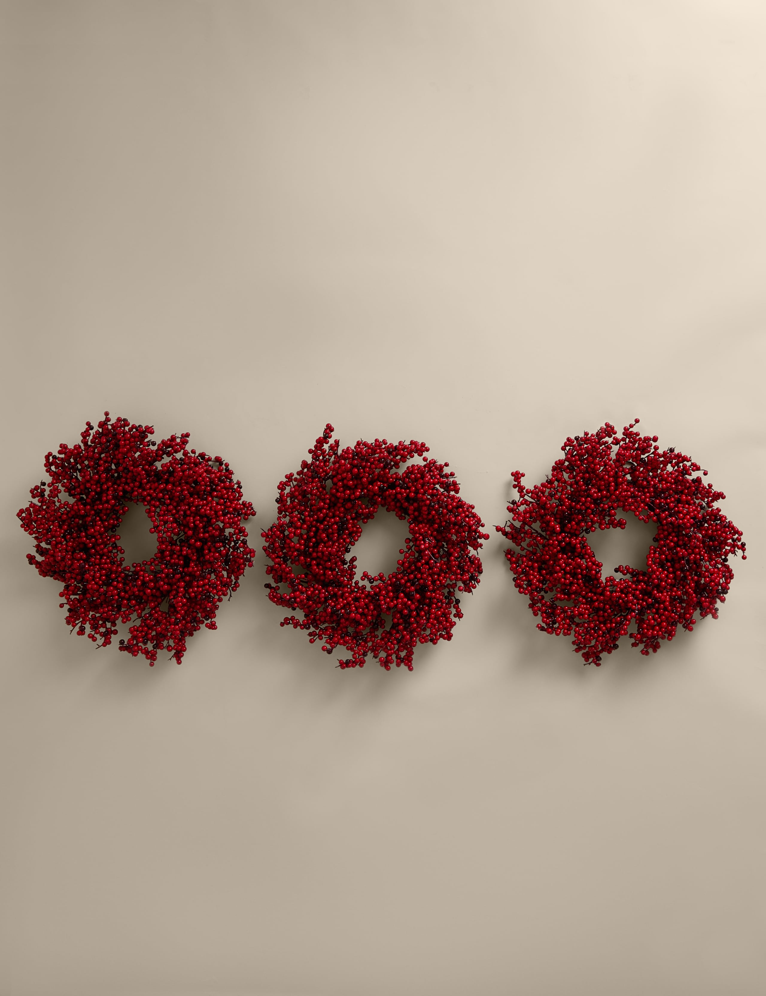 Set of 3 Berry Statement Wreaths 2 of 4