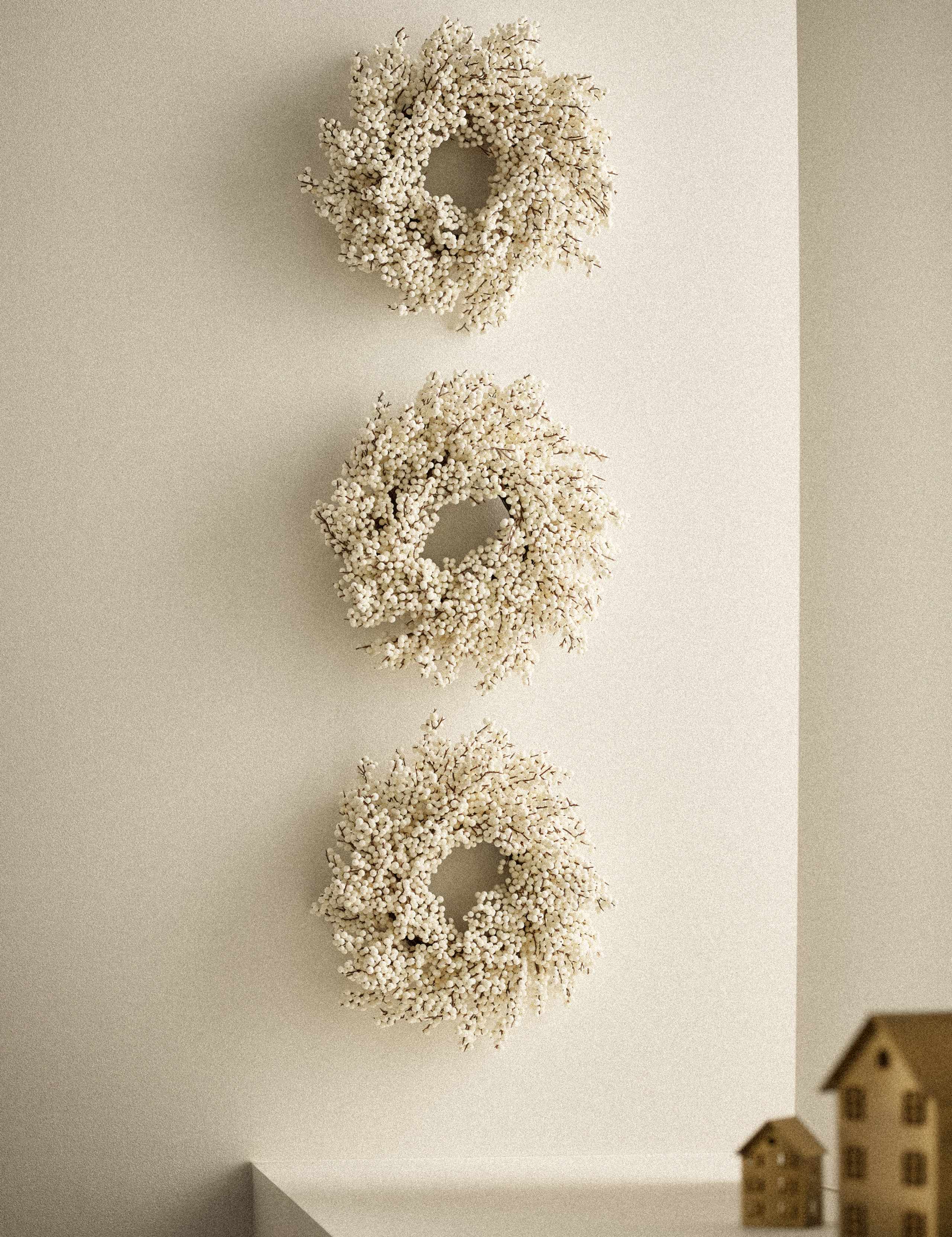 3 Pack White Berry Wreaths 1 of 4