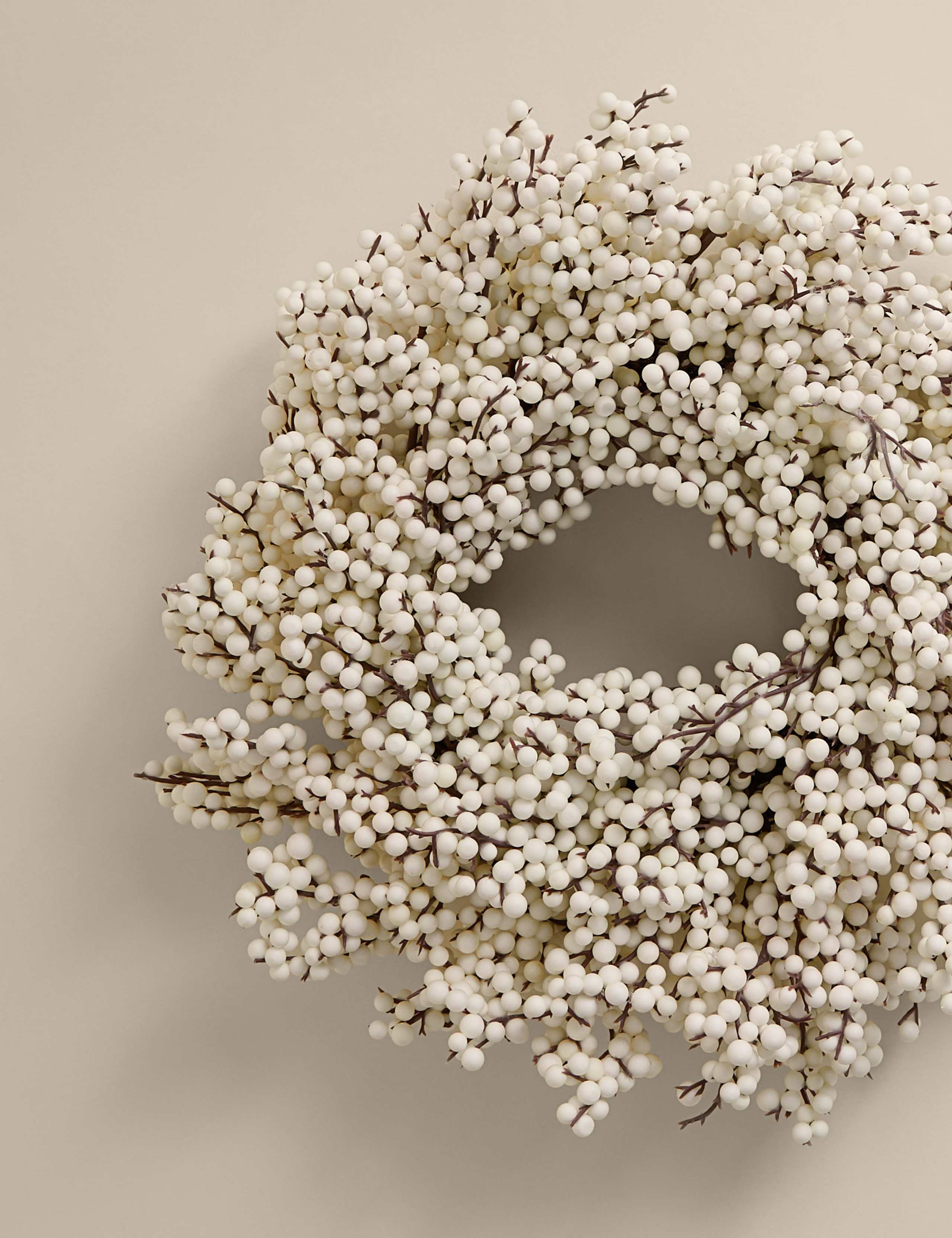 3 Pack White Berry Wreaths 3 of 4