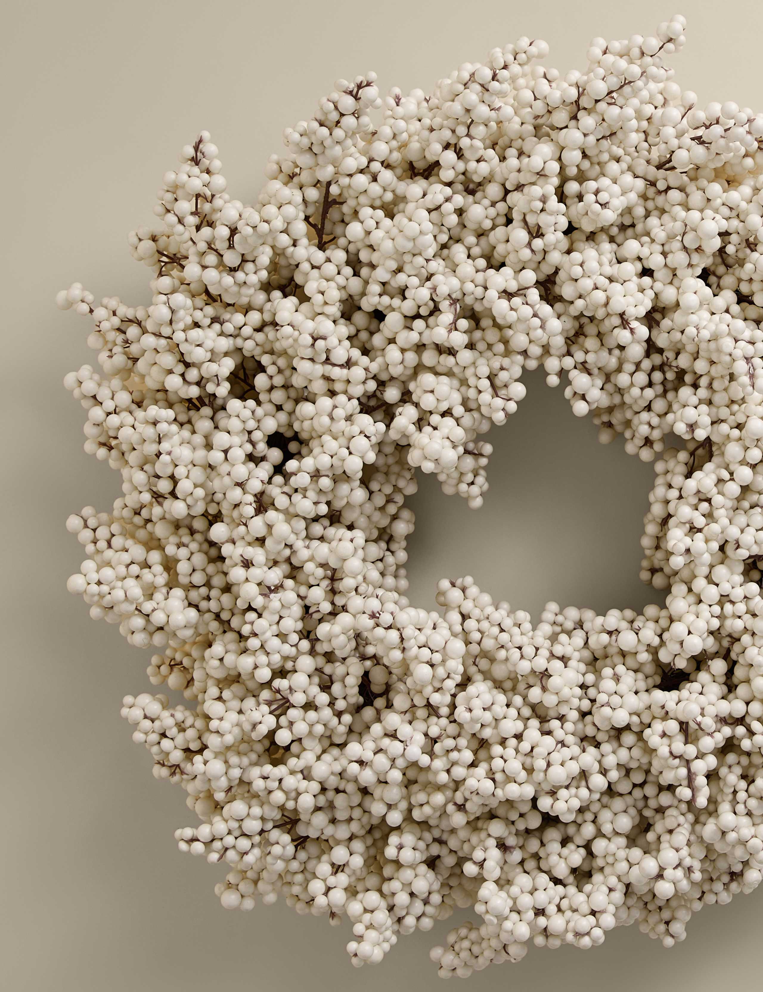 White Berry Statement Wreath 3 of 4