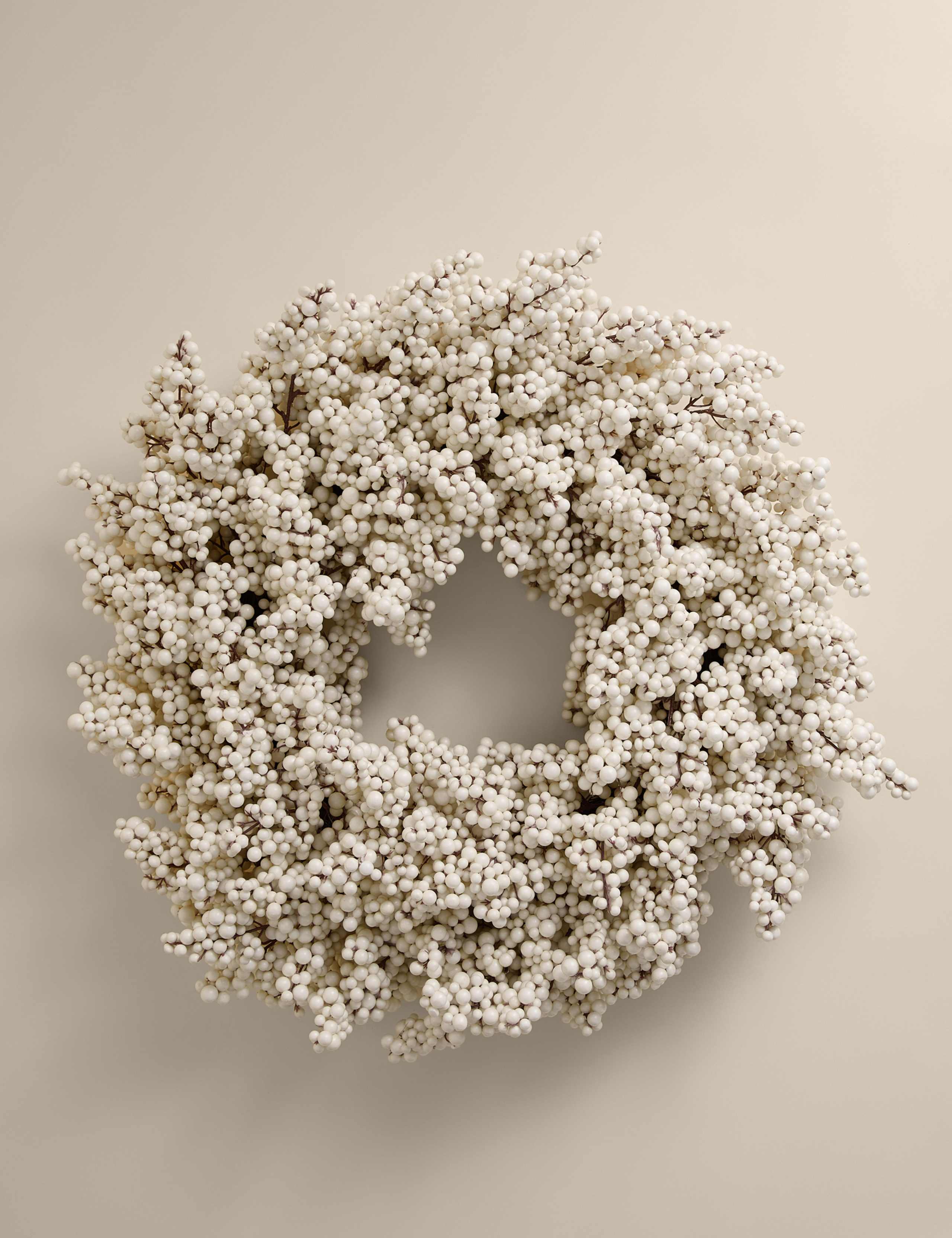 White Berry Statement Wreath 2 of 4