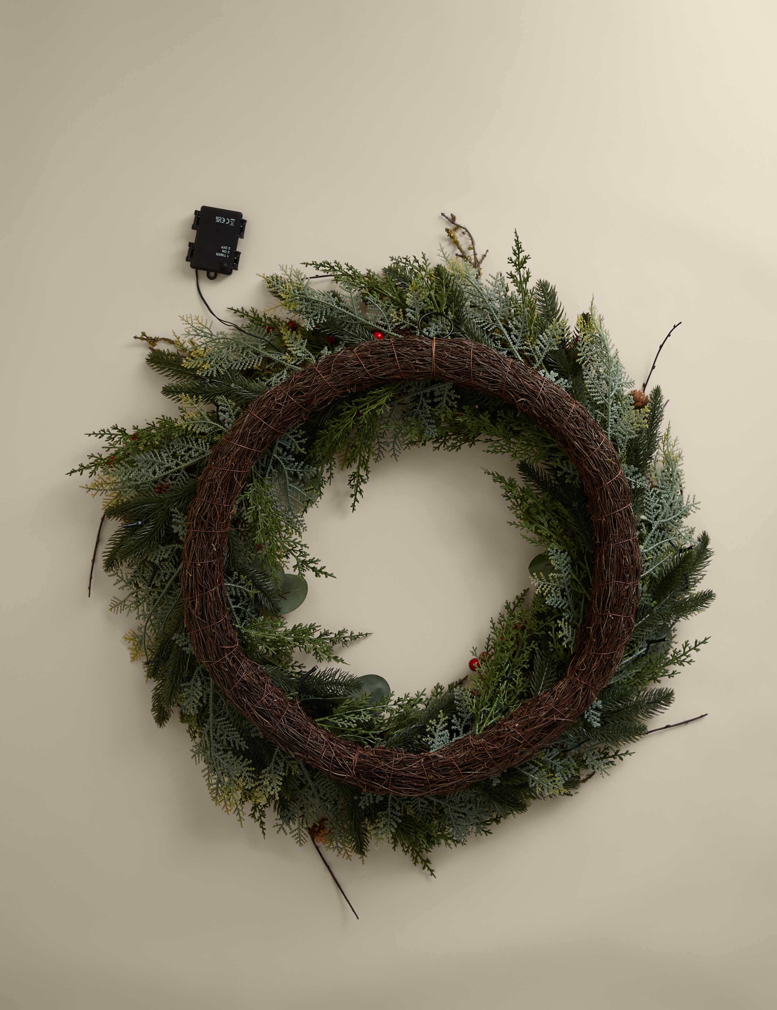 Pre-Lit Red Berry Wreath 4 of 4