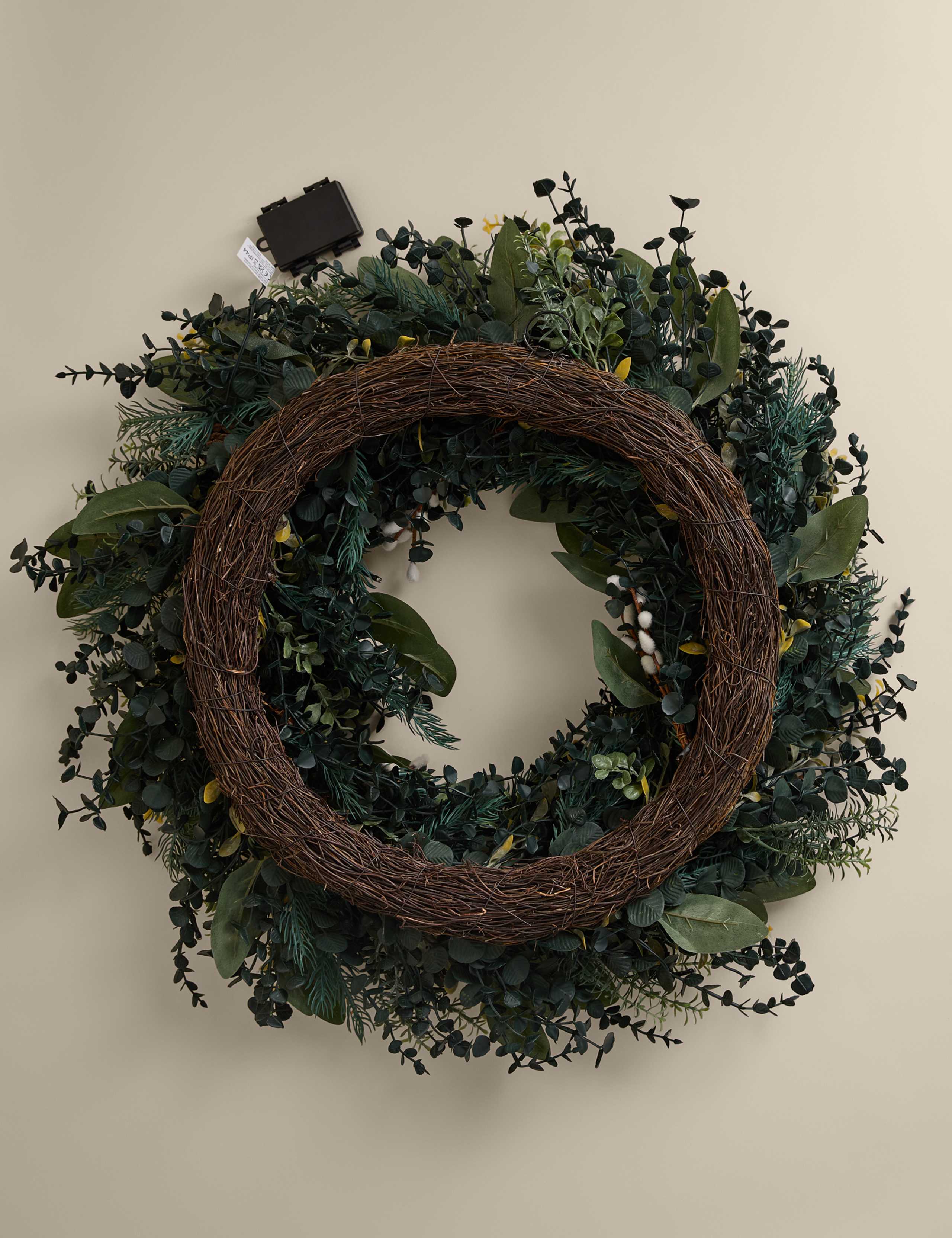 Light Up Cotswold Greens Wreath 4 of 4