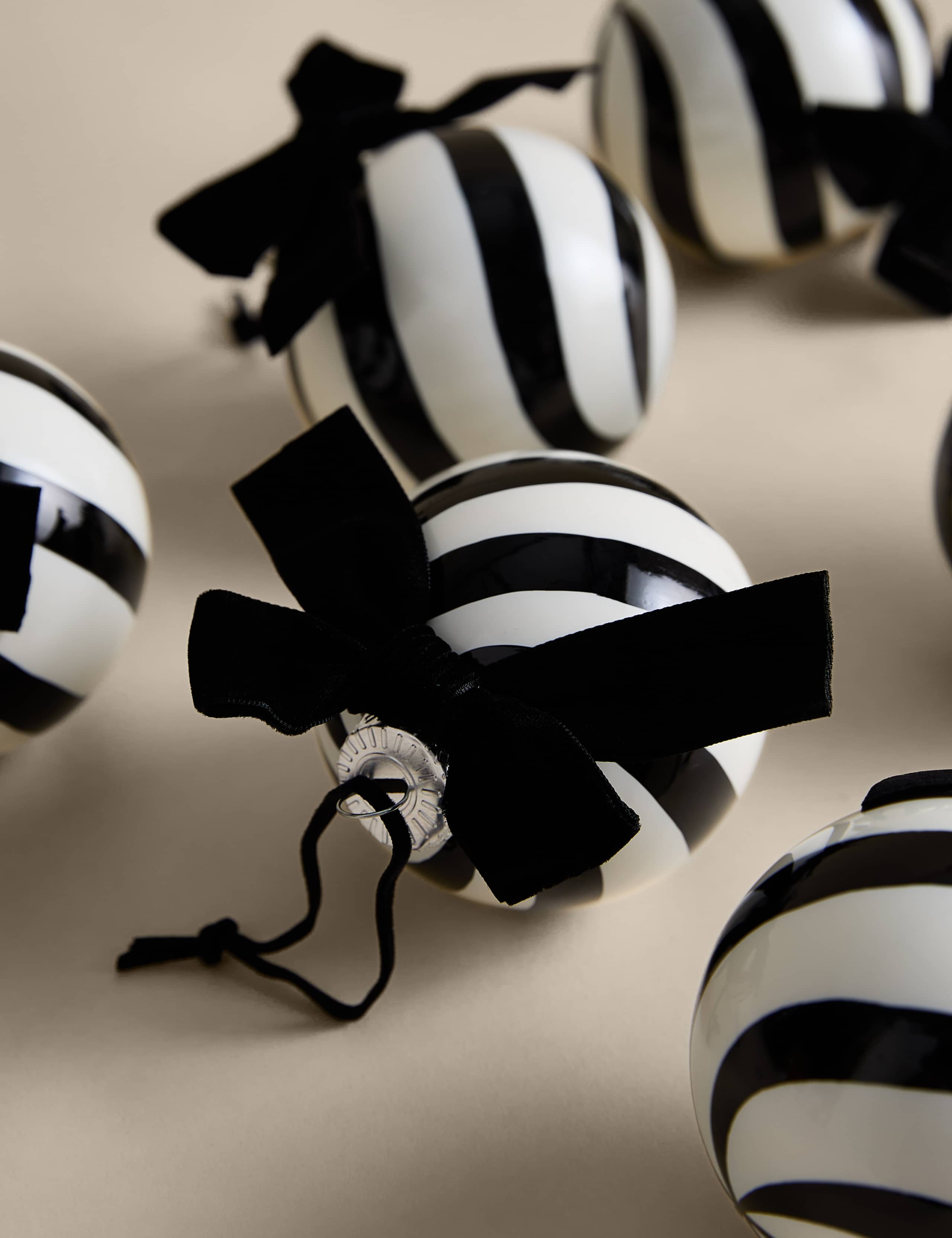 6 Pack Glass Monochrome Stripe Baubles 2 of 2