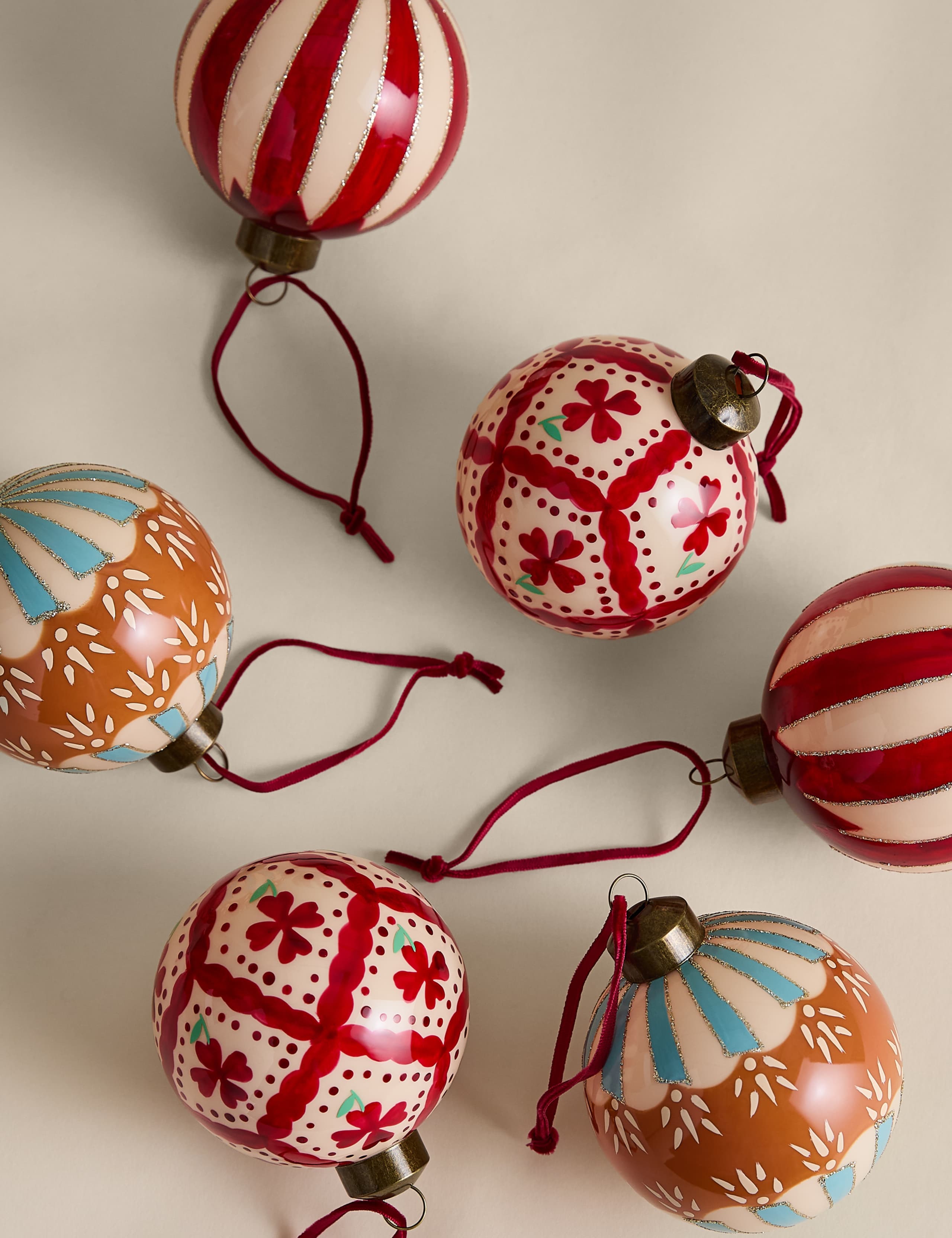 6 Pack Glass Decorative Baubles 1 of 3