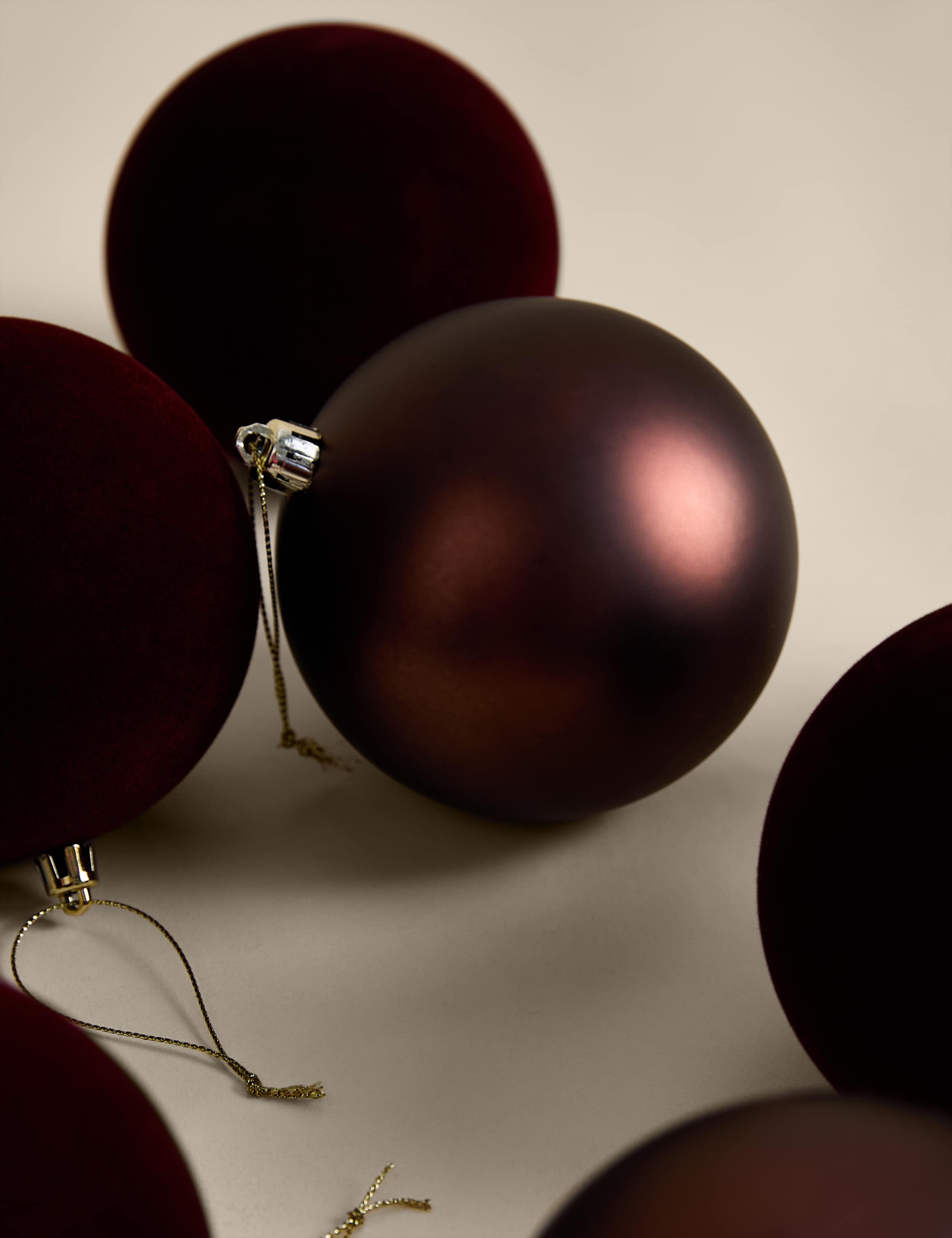 10 Pack Flocked Oversized Shatterproof Baubles 3 of 3
