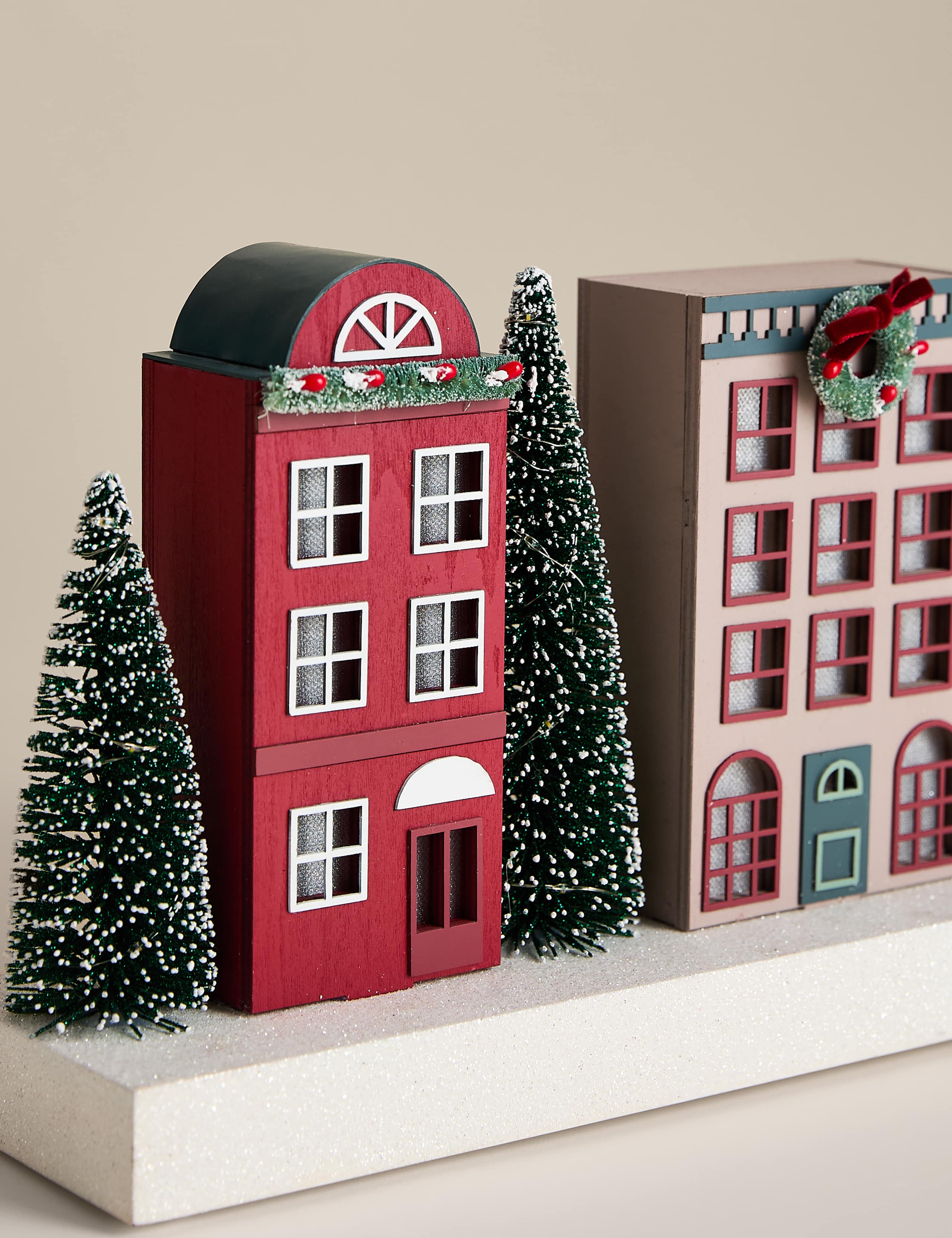 Light Up House Scenescape Room Decoration 2 of 3