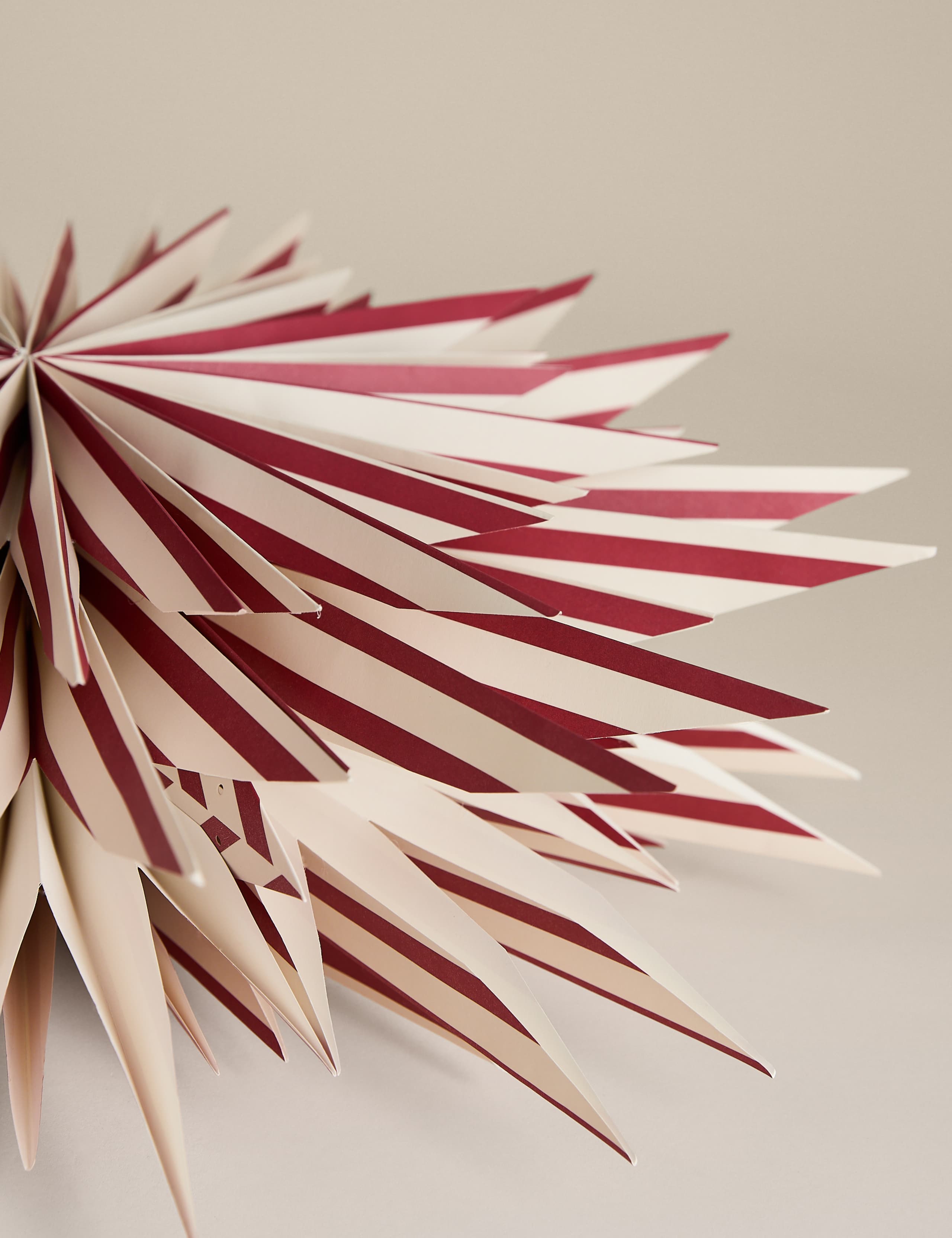 Paper Striped Star Room Decoration 2 of 3