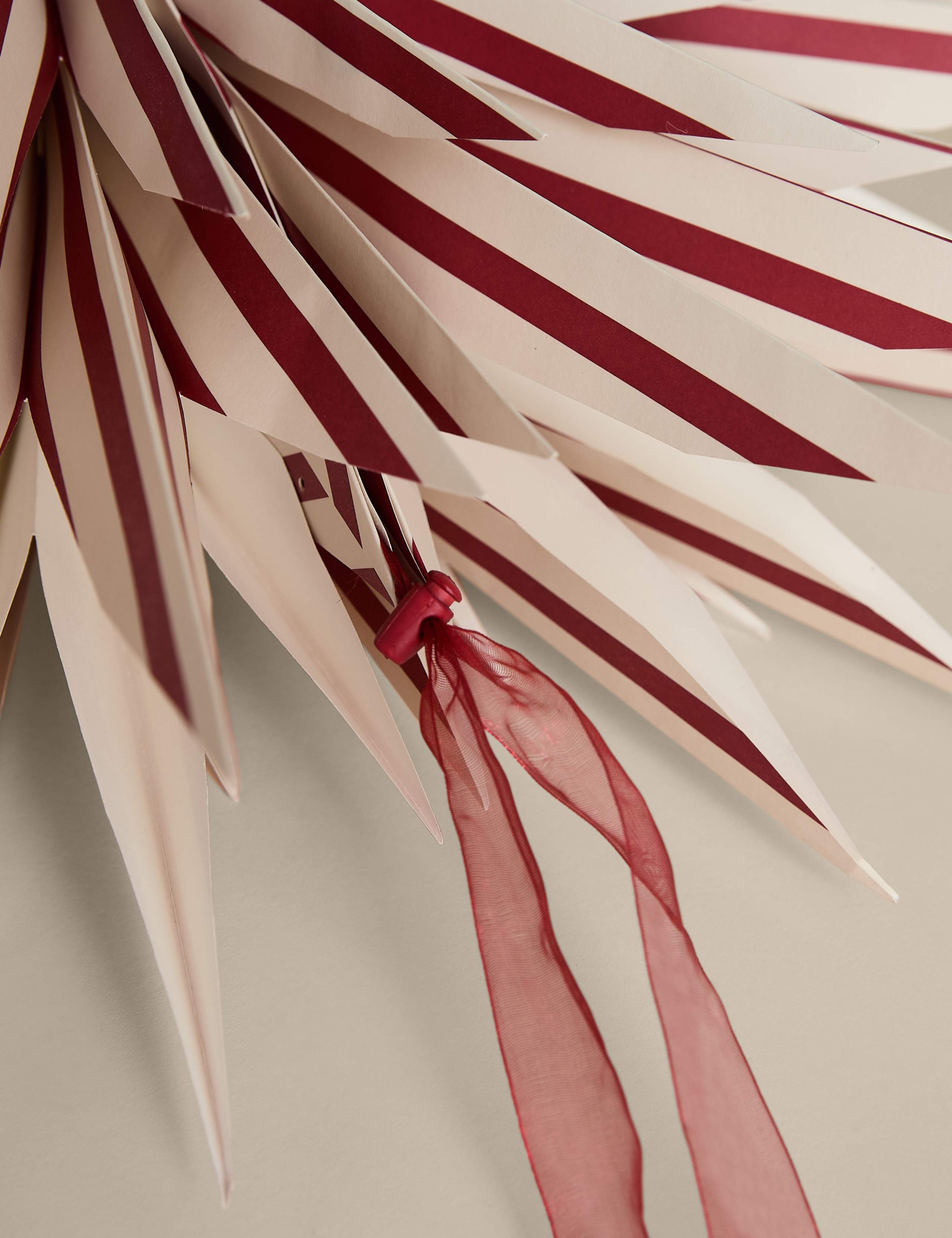 Paper Striped Star Room Decoration 3 of 3