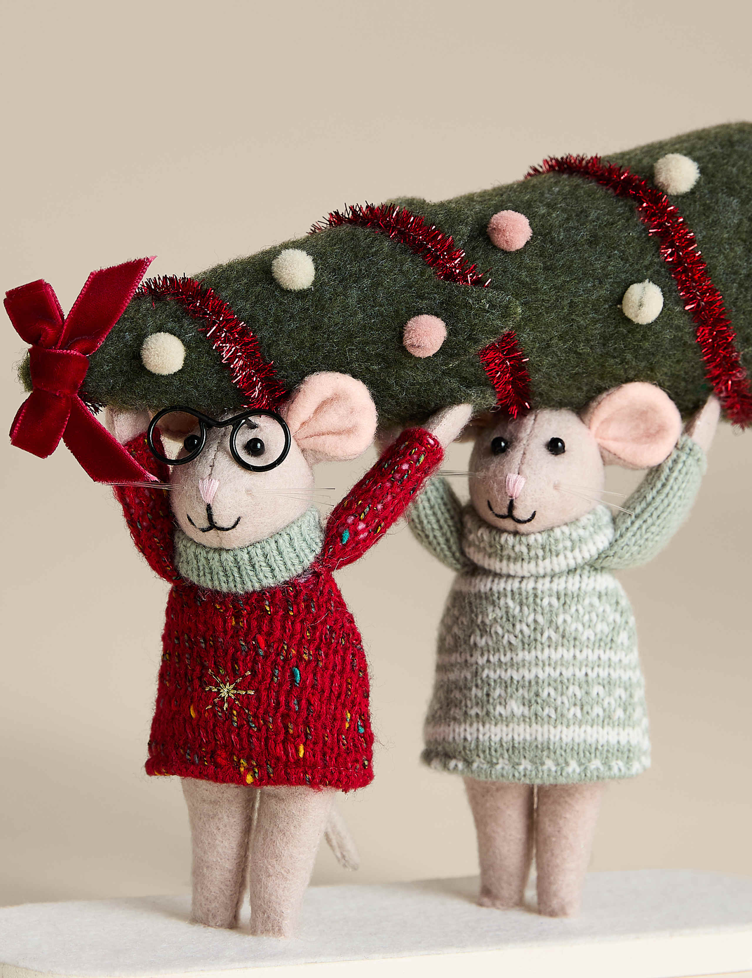 Felt Mouse and Tree Room Decoration 2 of 3