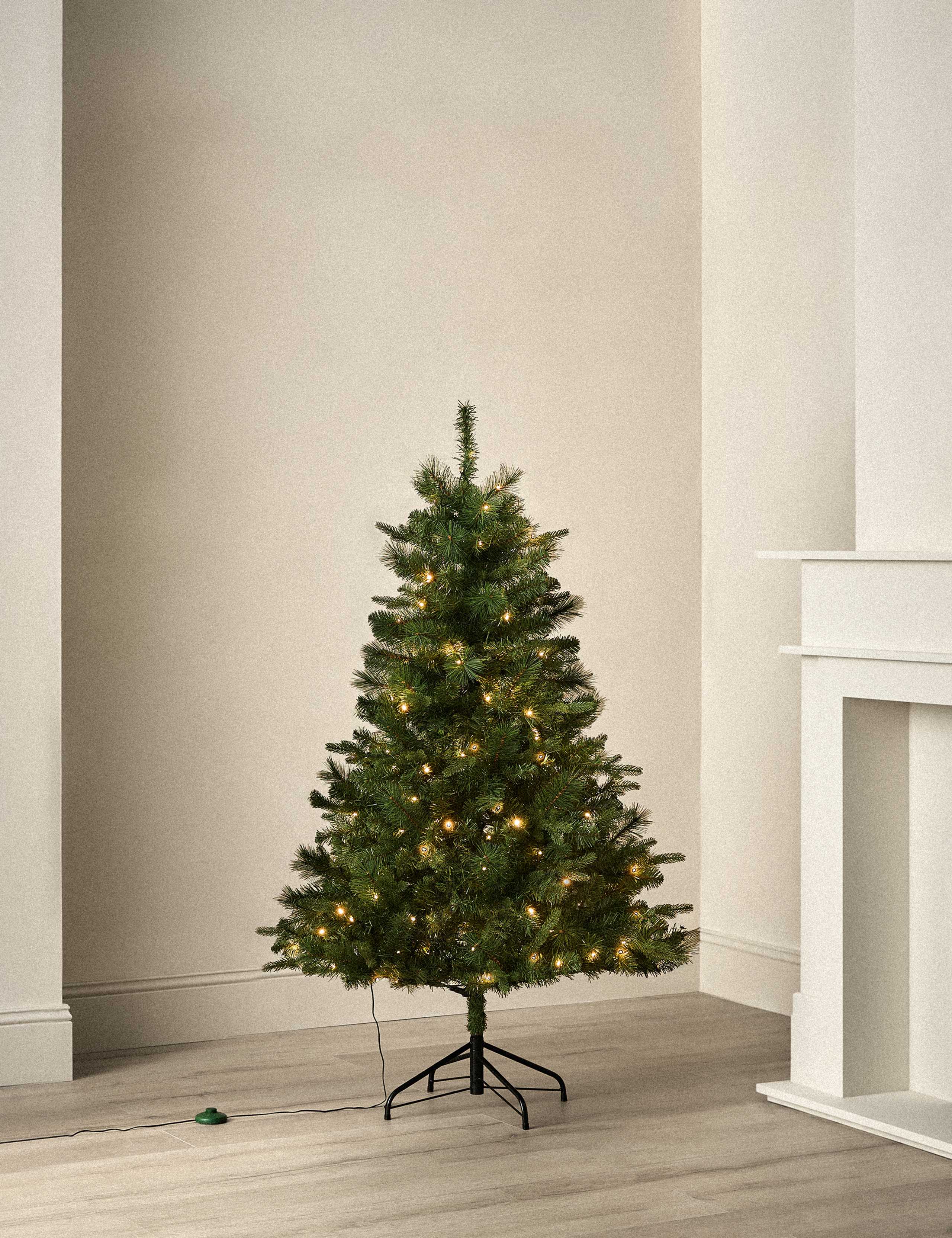 5ft Pre-Lit Monterey and Scots Pine Christmas Tree 1 of 6