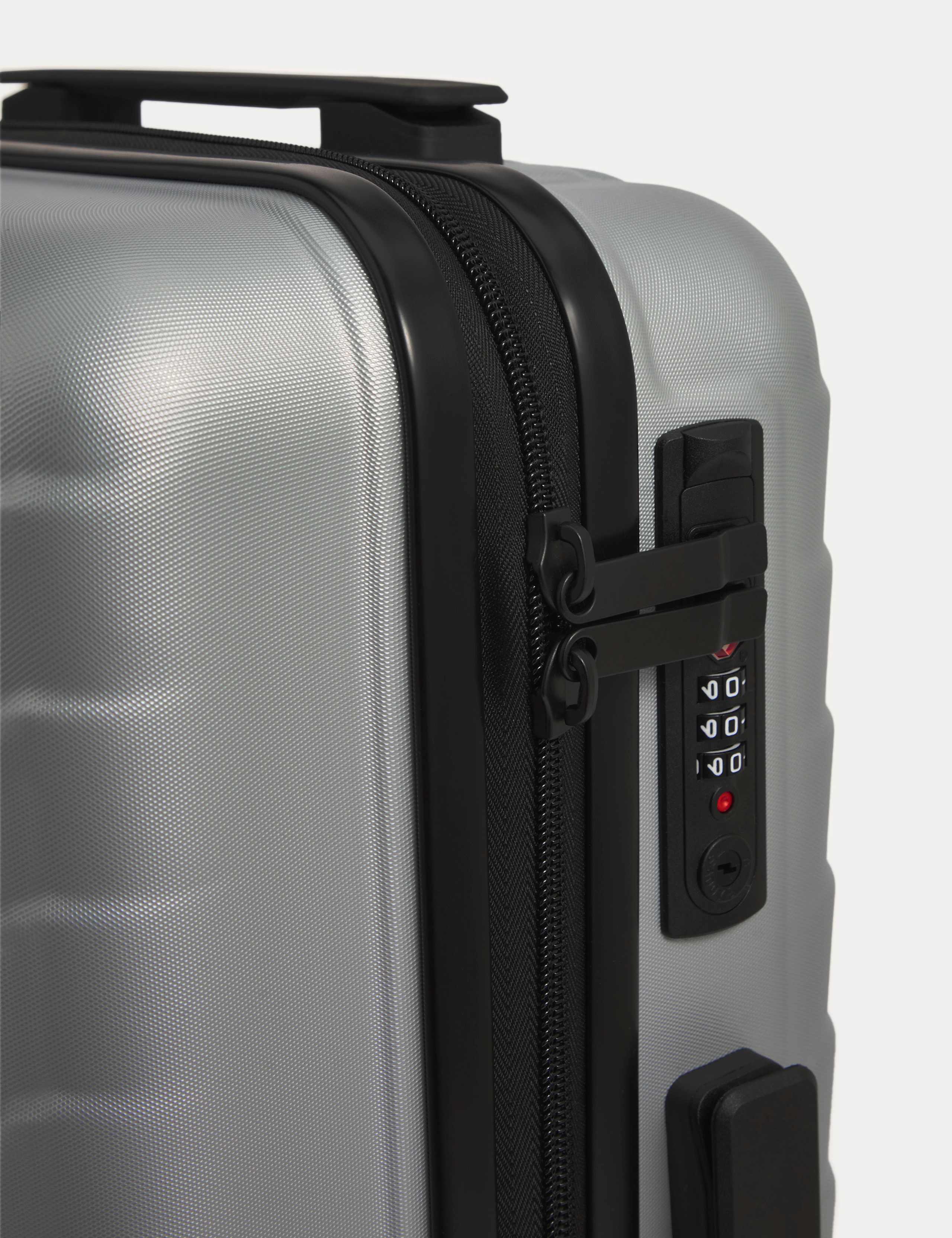 Oslo 4 Wheel Hard Shell Cabin Suitcase 4 of 8