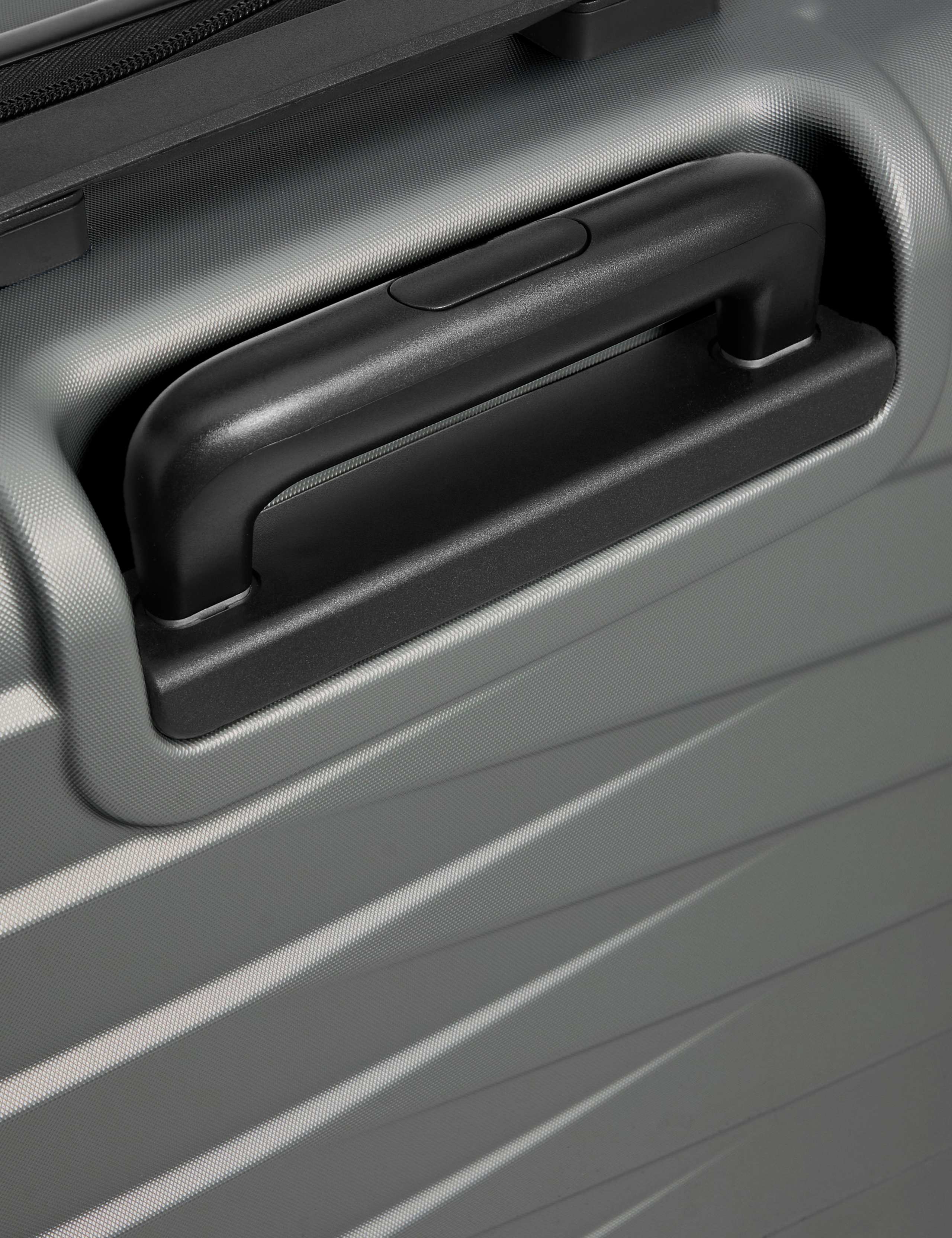 Oslo 4 Wheel Hard Shell Medium Suitcase 3 of 7