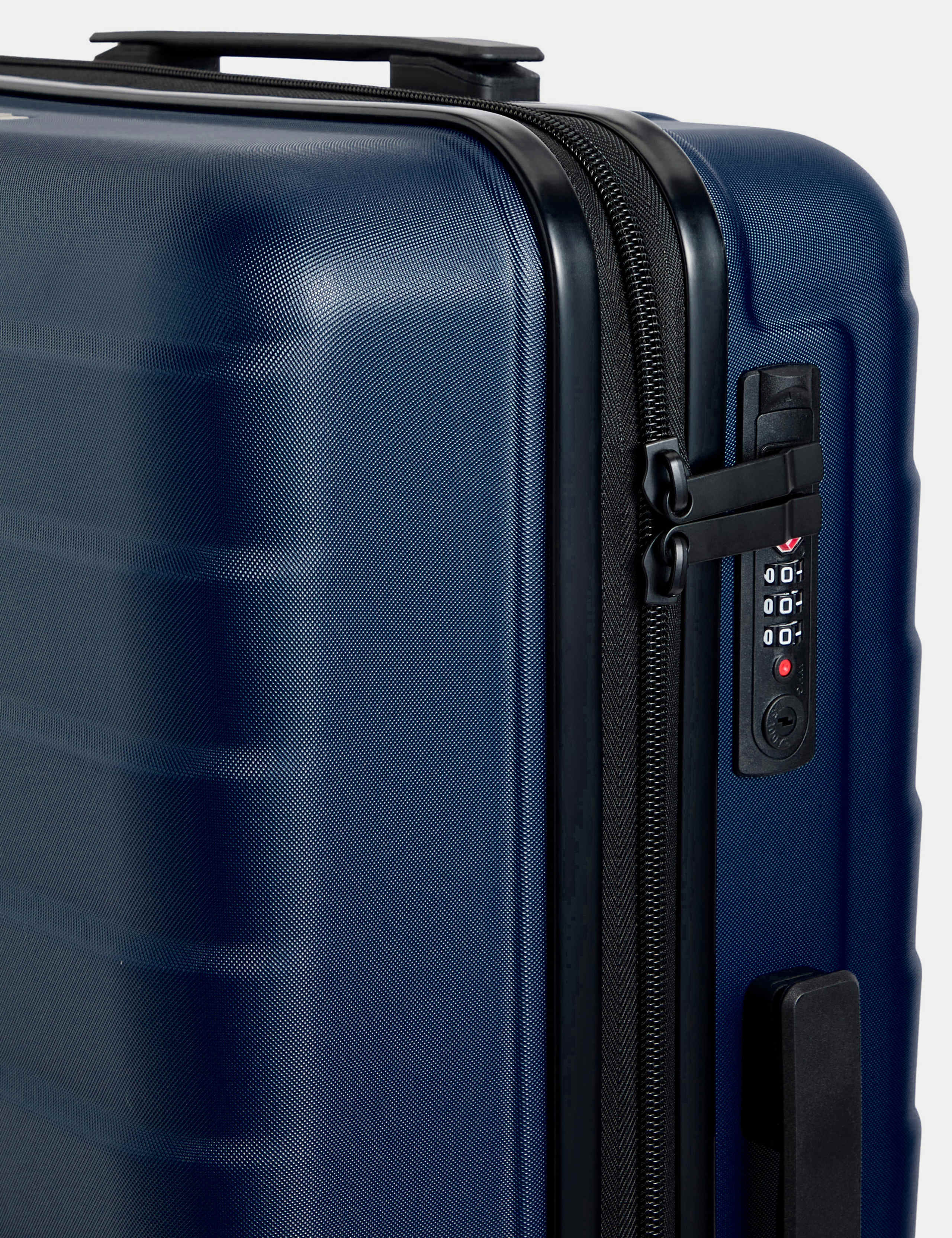 Oslo 4 Wheel Hard Shell Medium Suitcase 4 of 8