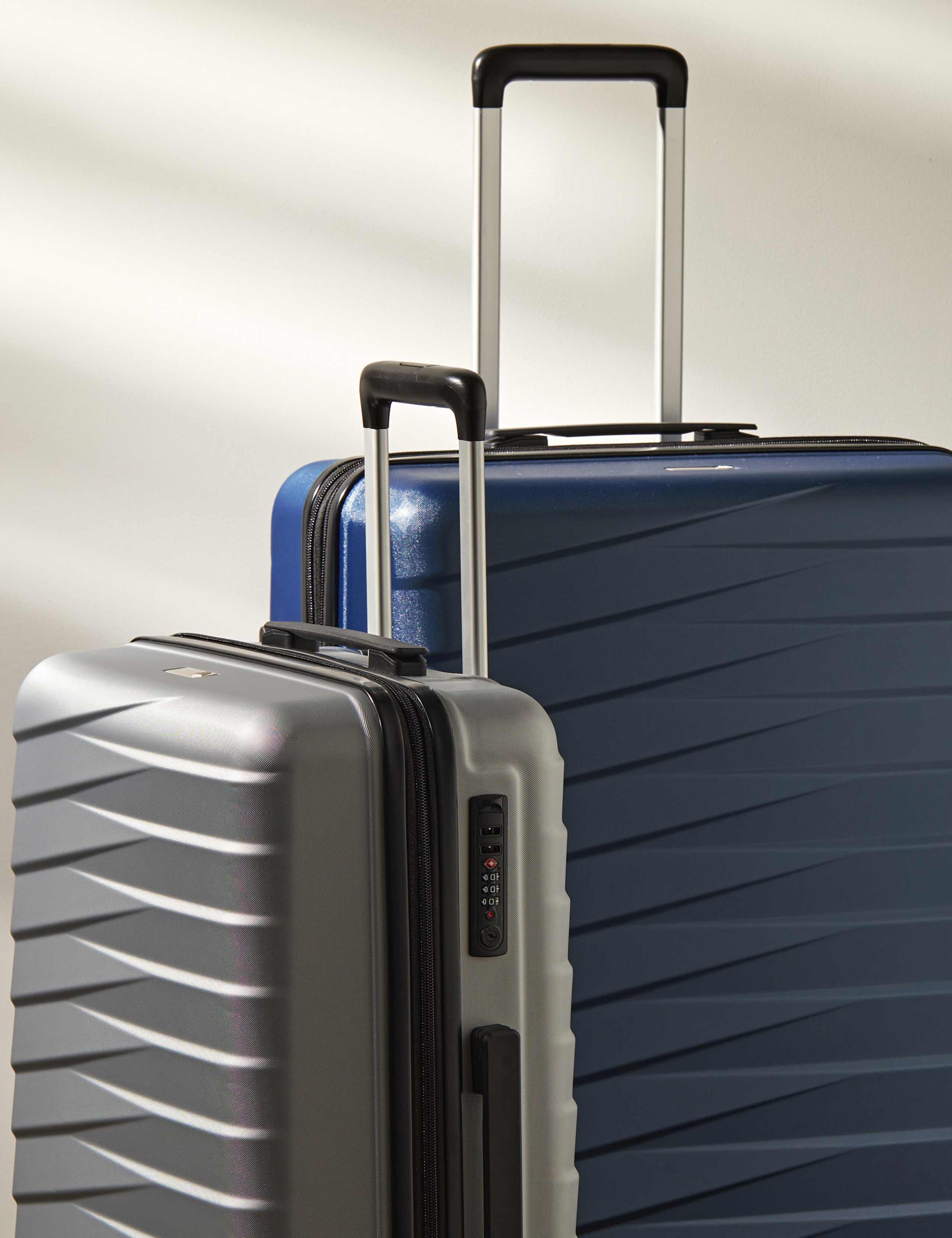 Oslo 4 Wheel Hard Shell Medium Suitcase 8 of 8