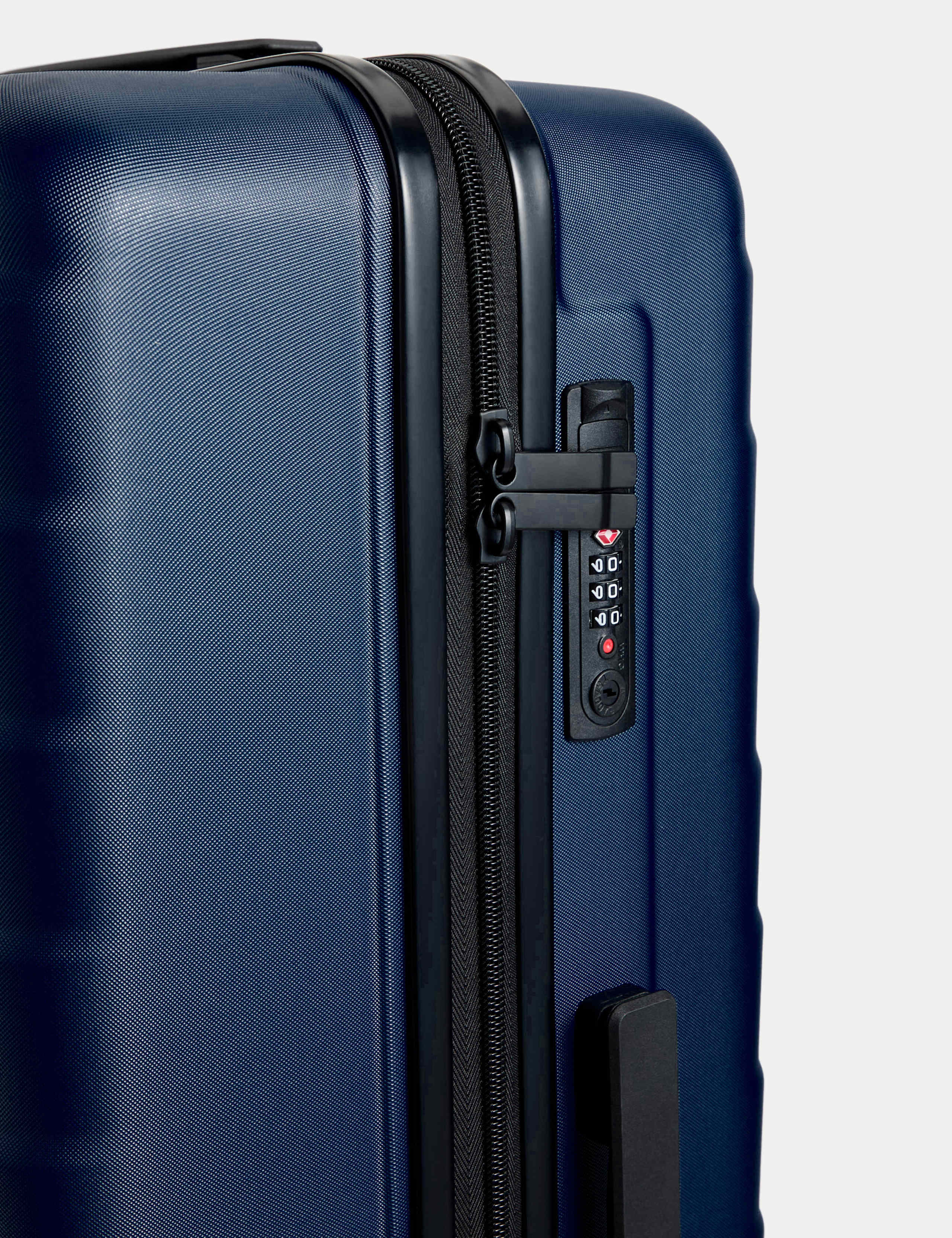 Oslo 4 Wheel Hard Shell Large Suitcase 4 of 6