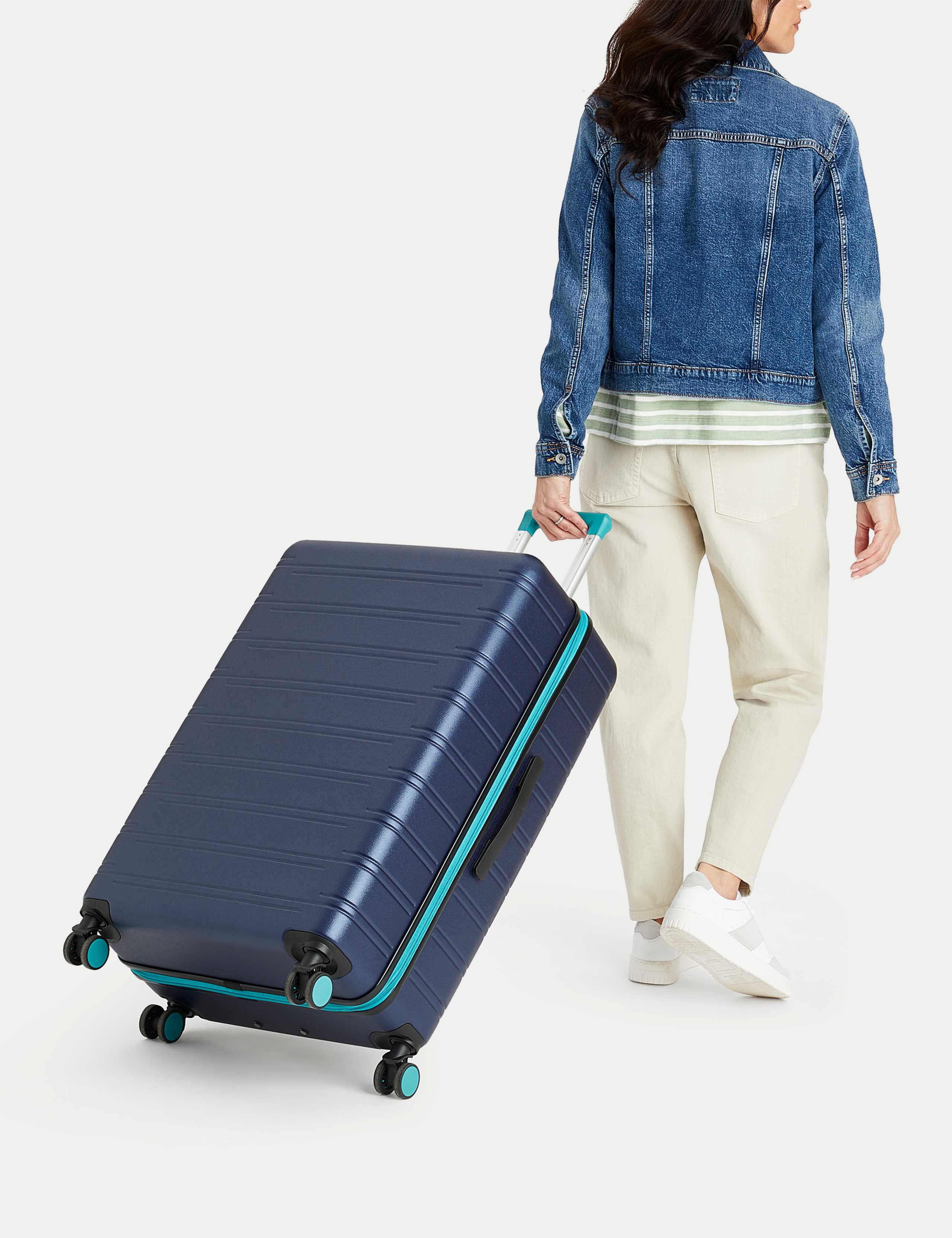 Fiji 4 Wheel Hard Shell Large Suitcase 7 of 8