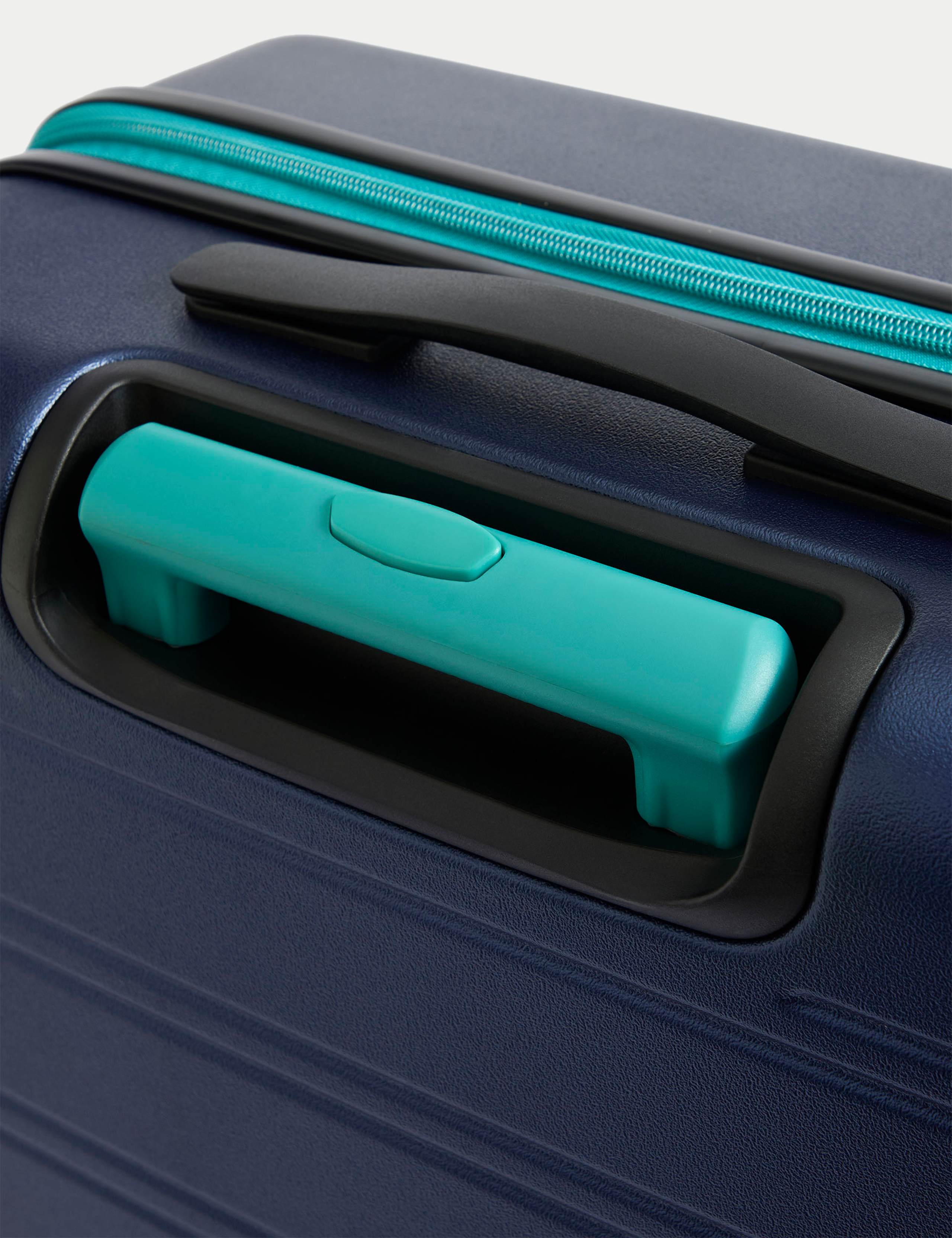Fiji 4 Wheel Hard Shell Medium Suitcase 3 of 8