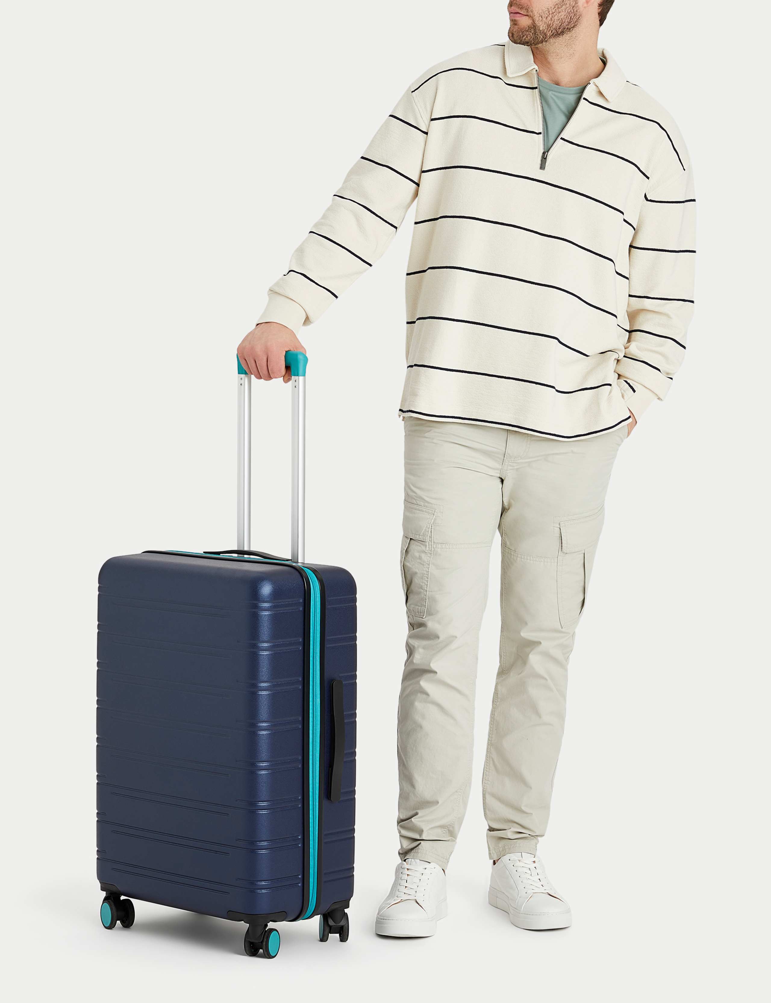 Fiji 4 Wheel Hard Shell Medium Suitcase 7 of 8