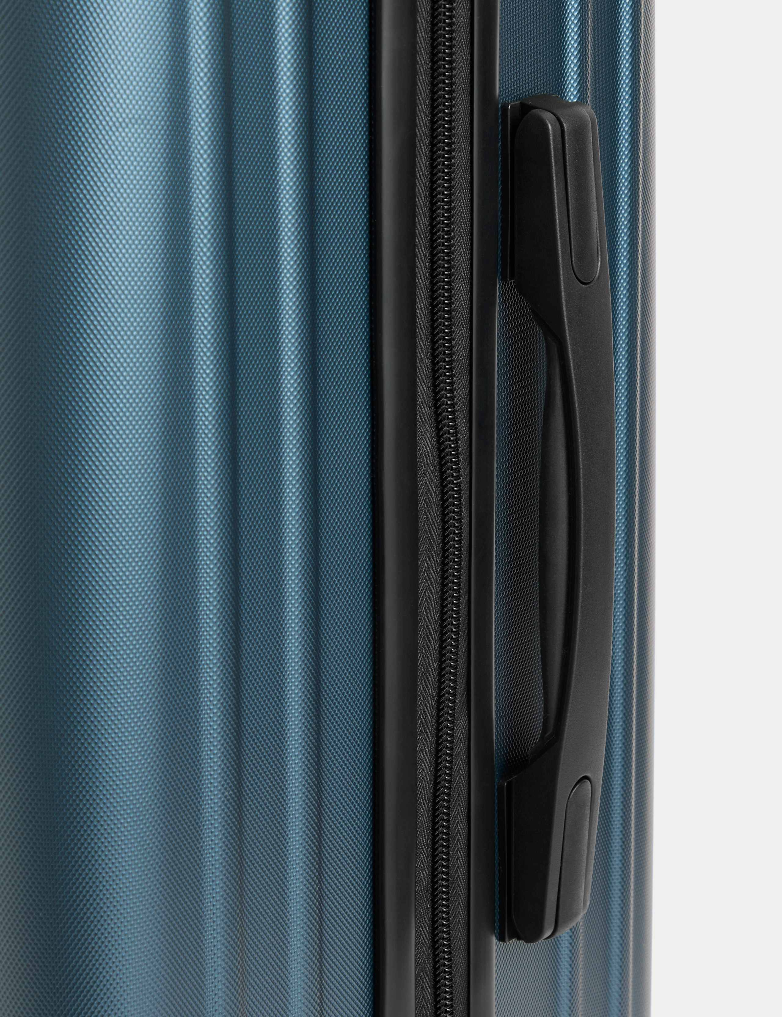 Vienna 4 Wheel Hard Shell Medium Suitcase 4 of 6