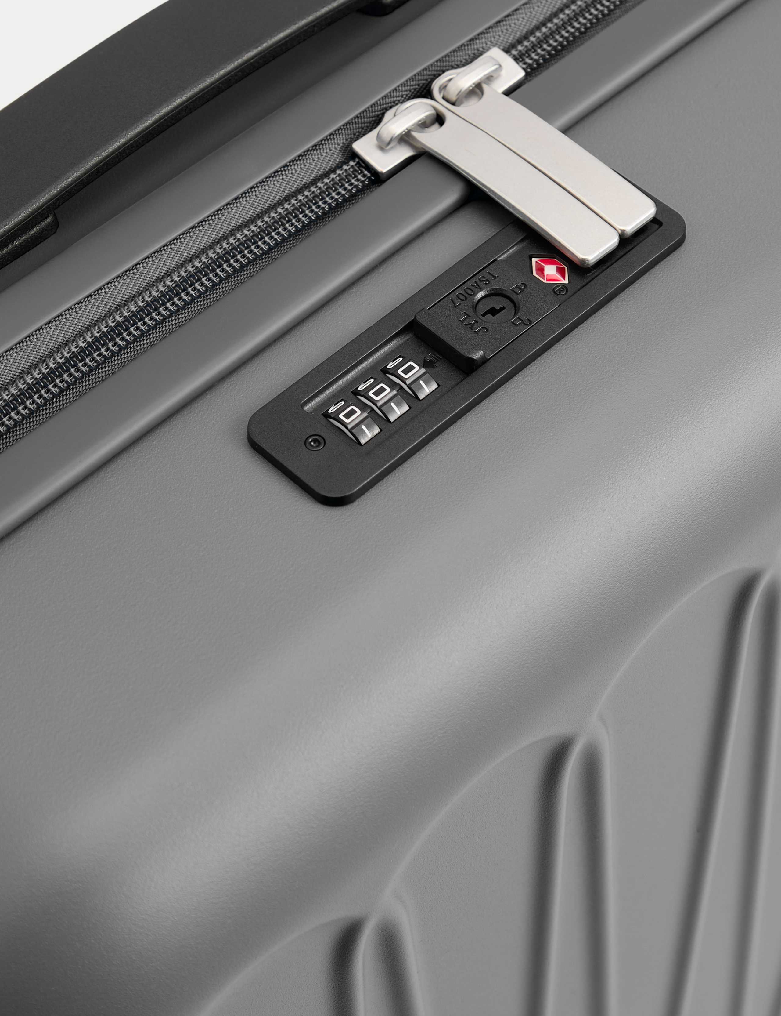 Amalfi 4 Wheel Hard Shell Cabin Suitcase 3 of 6