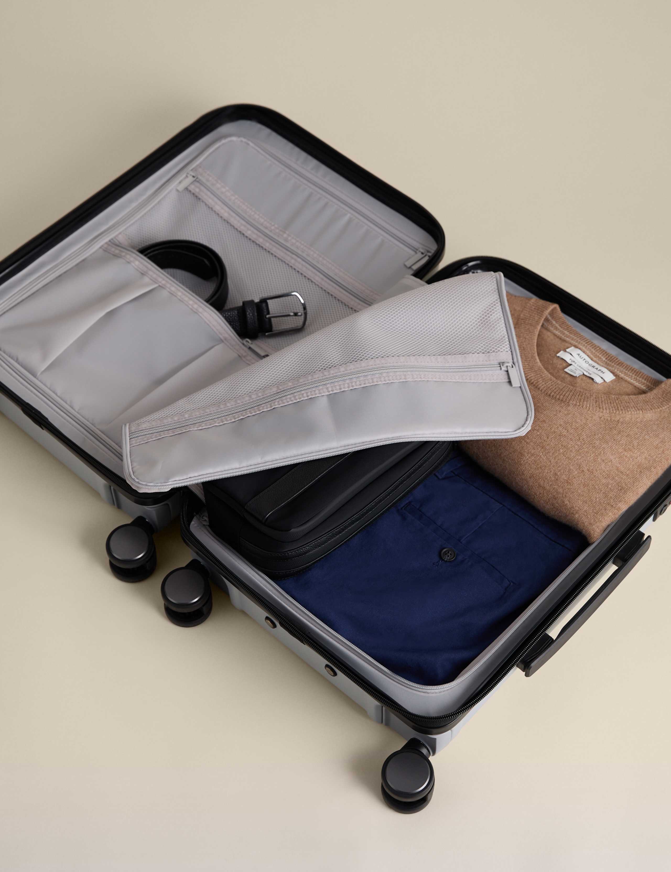Oslo 4 Wheel Hard Shell Cabin Suitcase 7 of 8