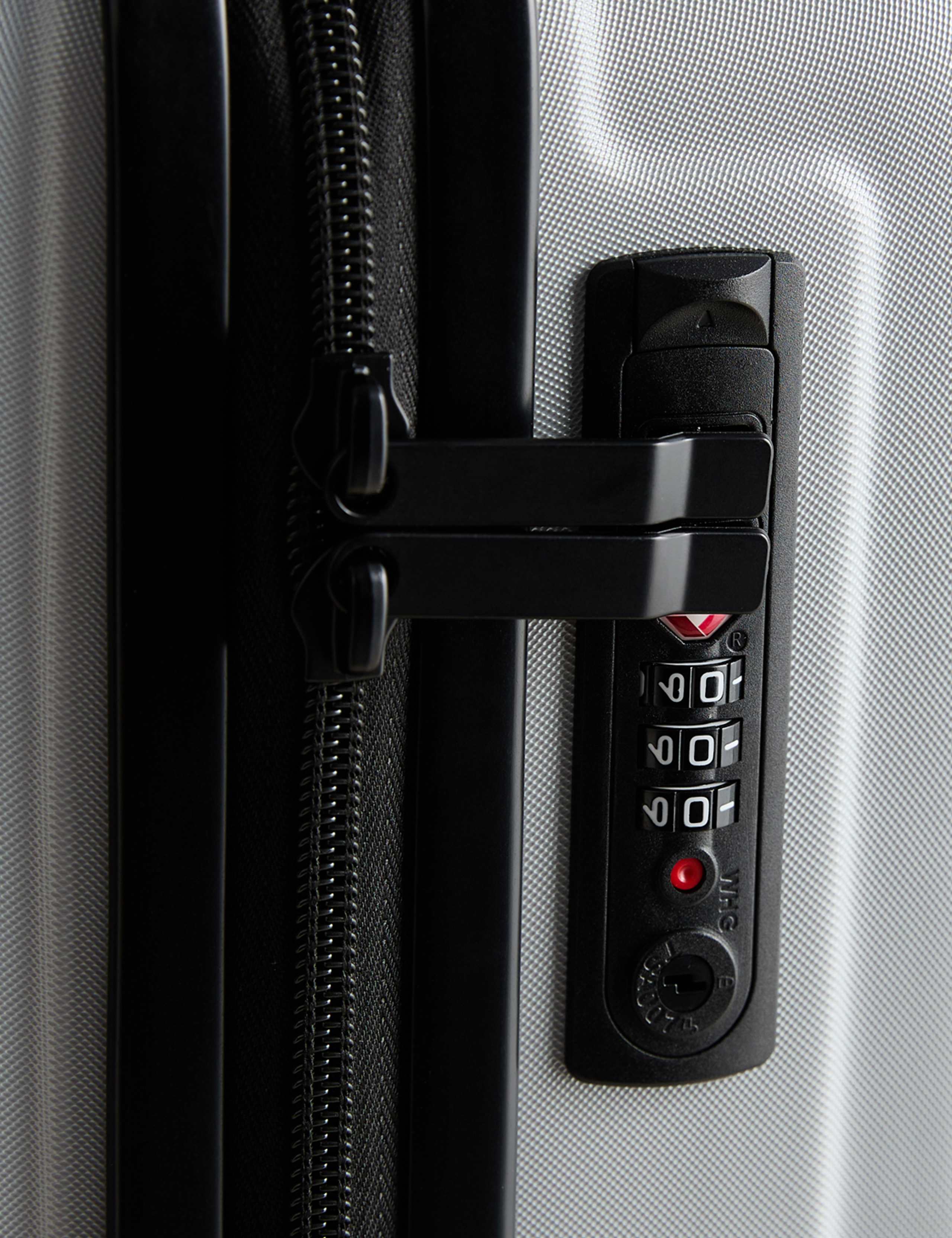 Oslo 4 Wheel Hard Shell Medium Suitcase 3 of 8