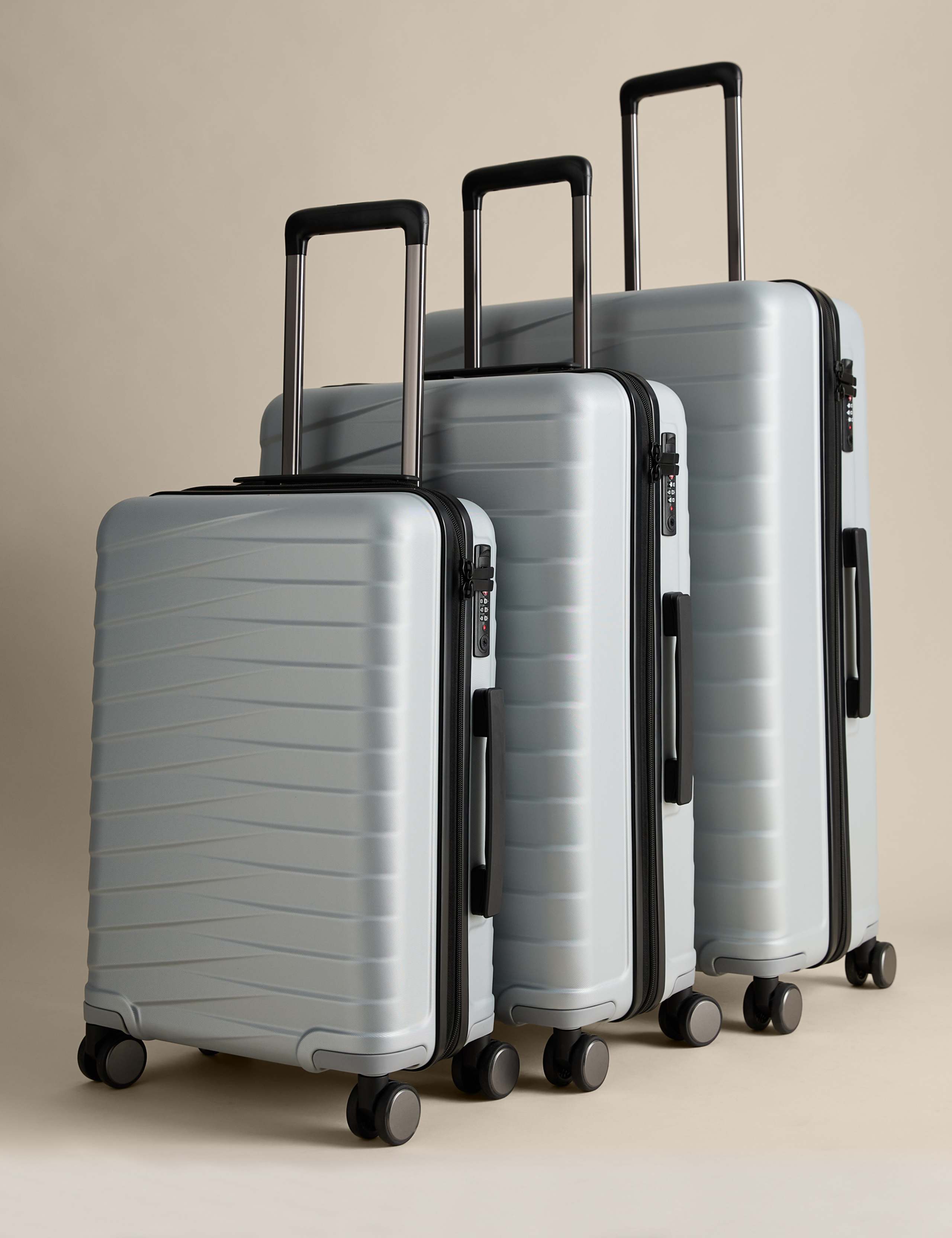 Oslo 4 Wheel Hard Shell Medium Suitcase 8 of 8