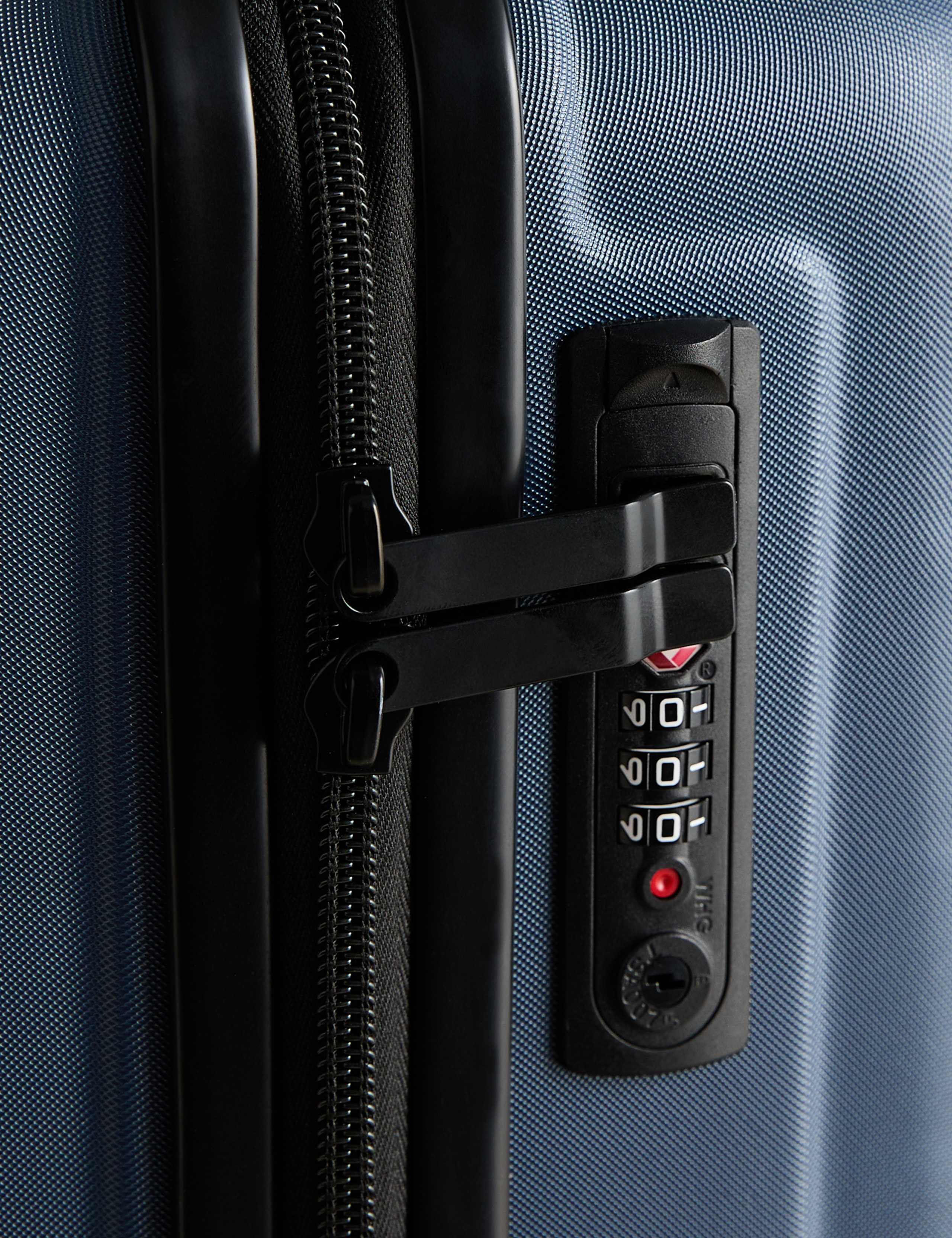 Oslo 4 Wheel Hard Shell Medium Suitcase 3 of 7