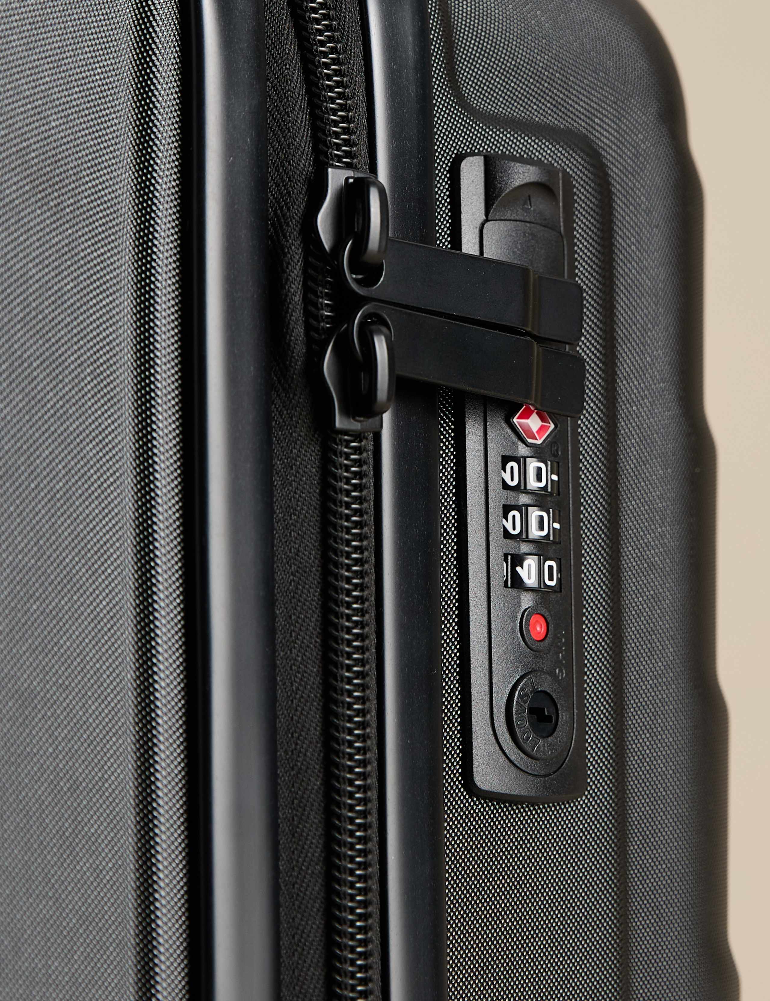 Oslo 4 Wheel Hard Shell Medium Suitcase 3 of 8