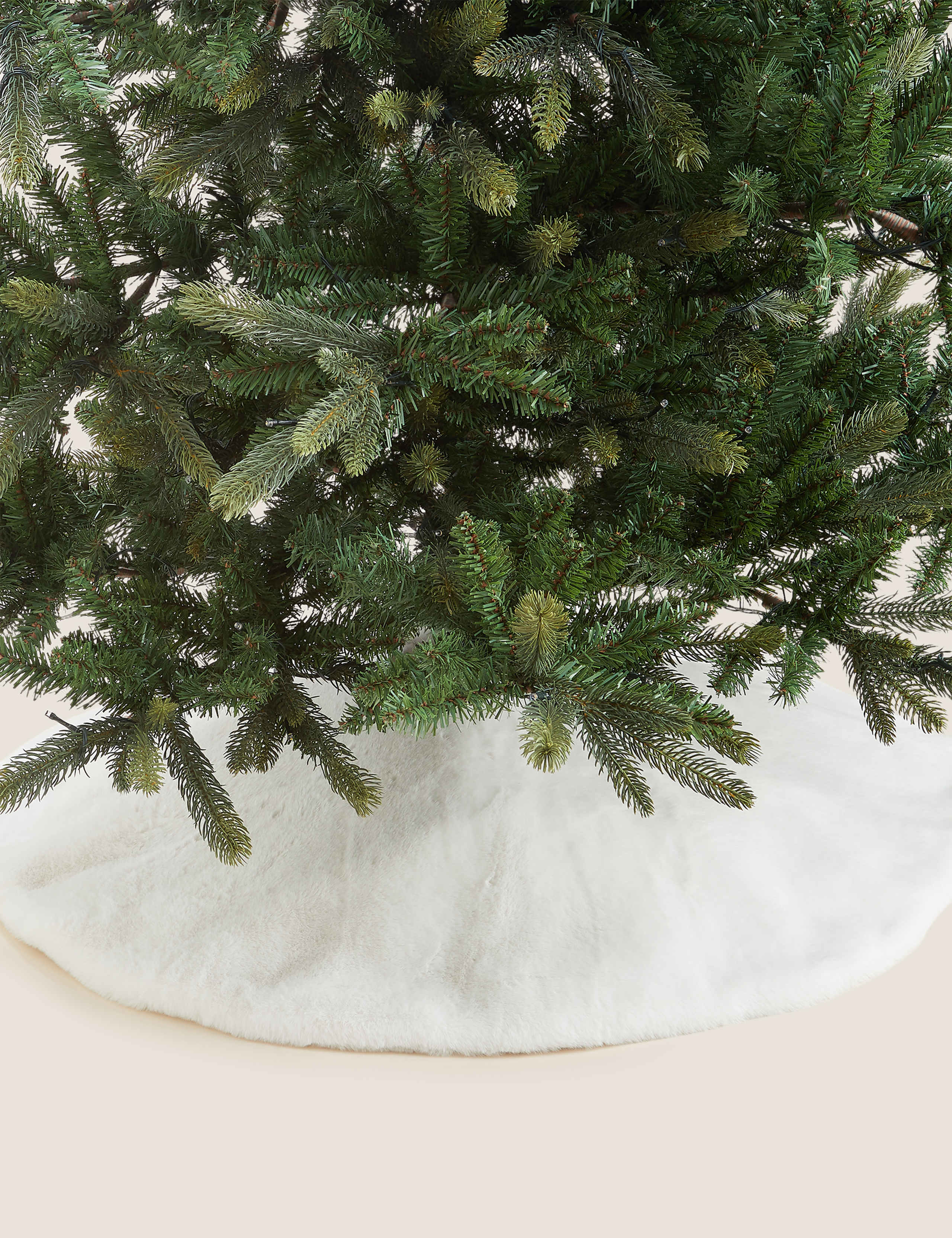 Faux Fur Tree Skirt 1 of 3
