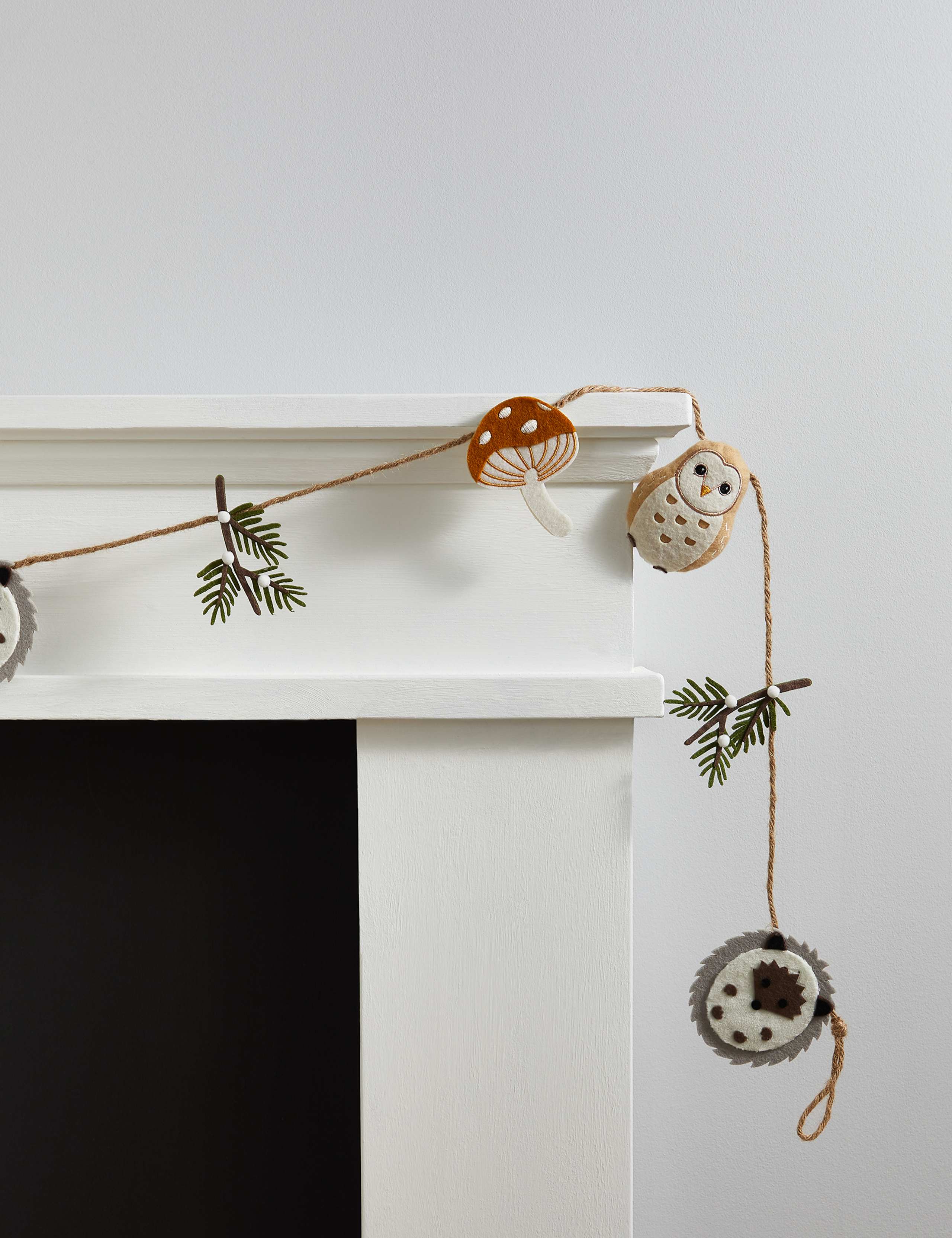 Hanging Felt Woodland Garland 1 of 4