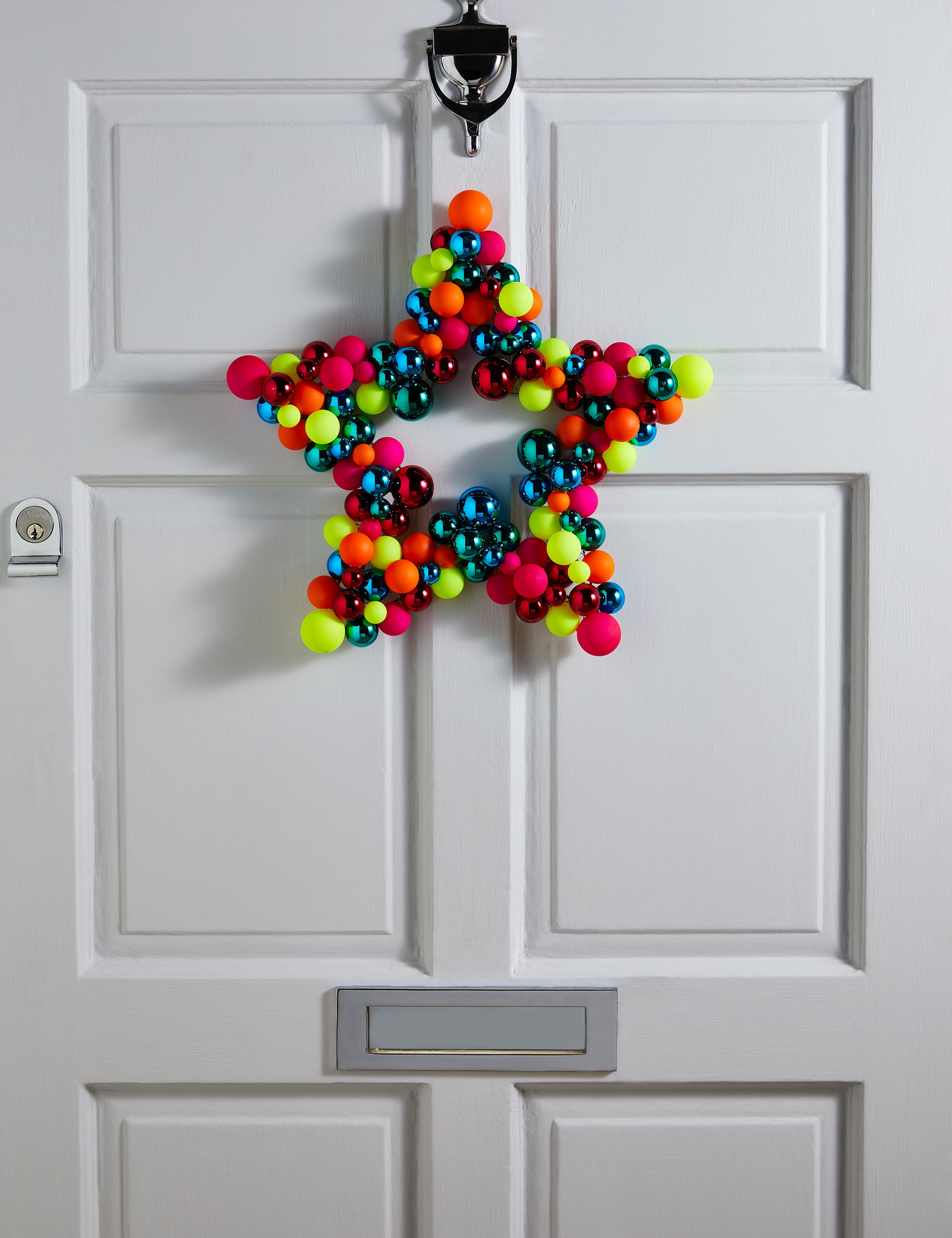 Multicoloured Bauble Star Wreath 1 of 6