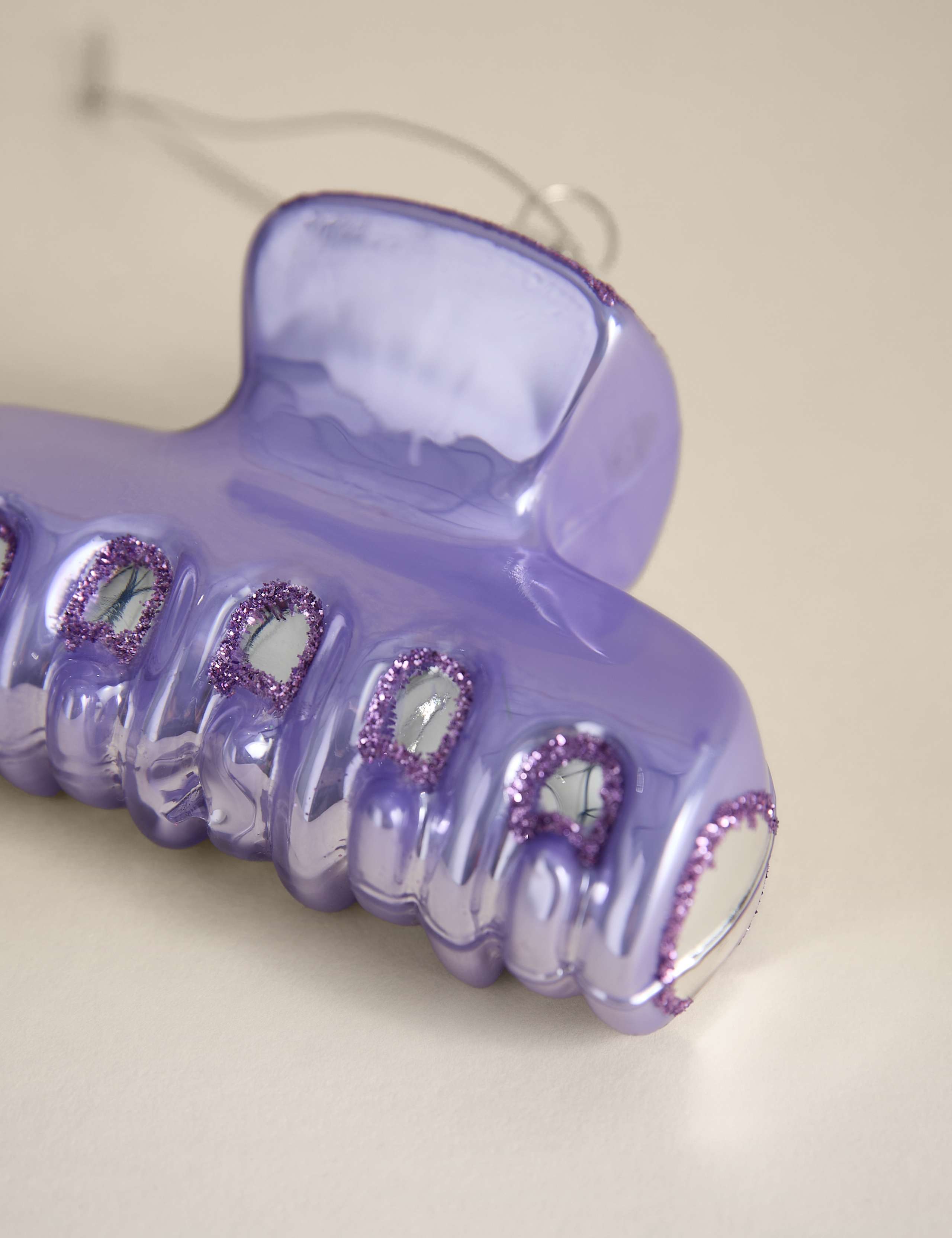 Glass Hanging Claw Clip Decoration 3 of 3