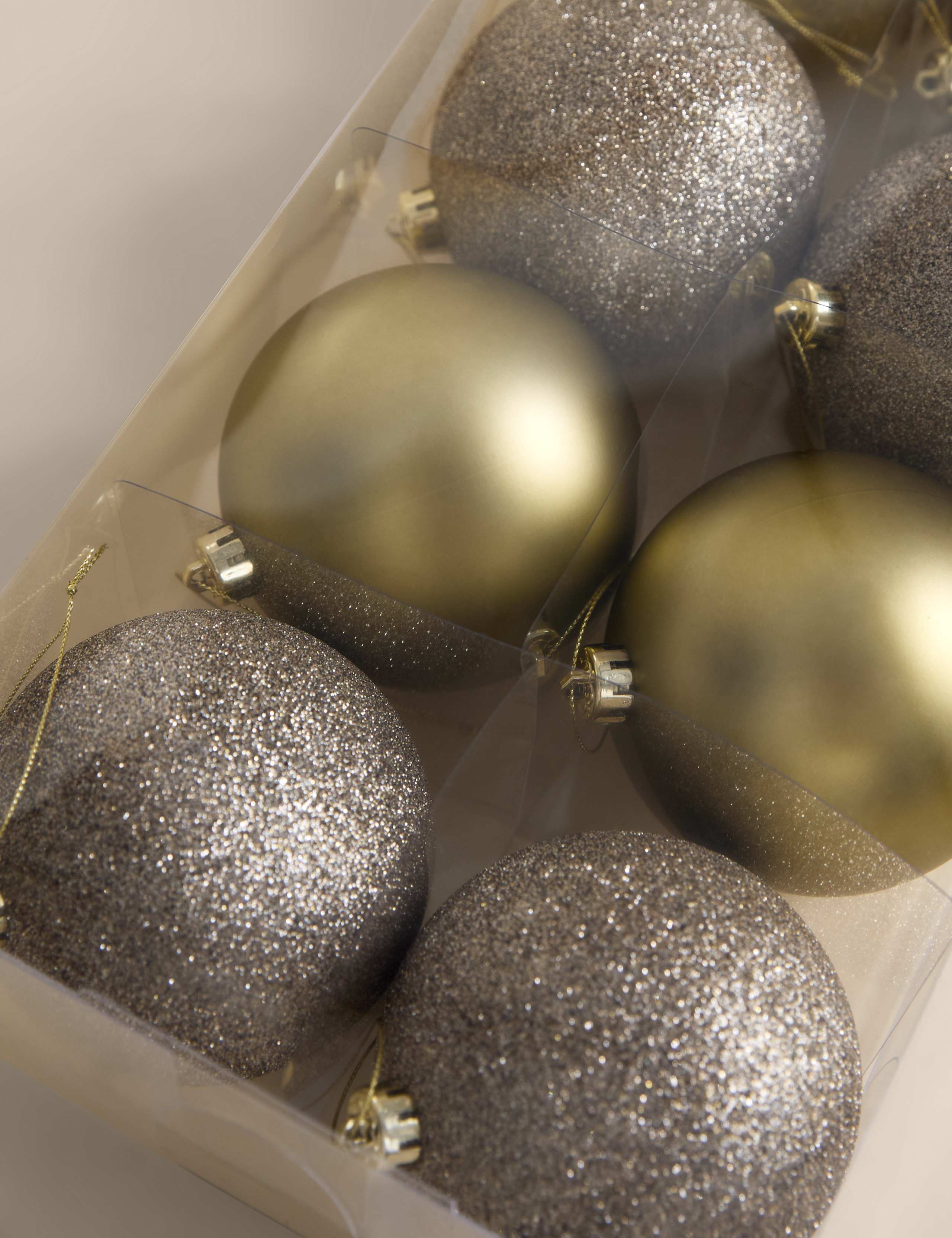 10pk Oversized Shatterproof Baubles 3 of 3