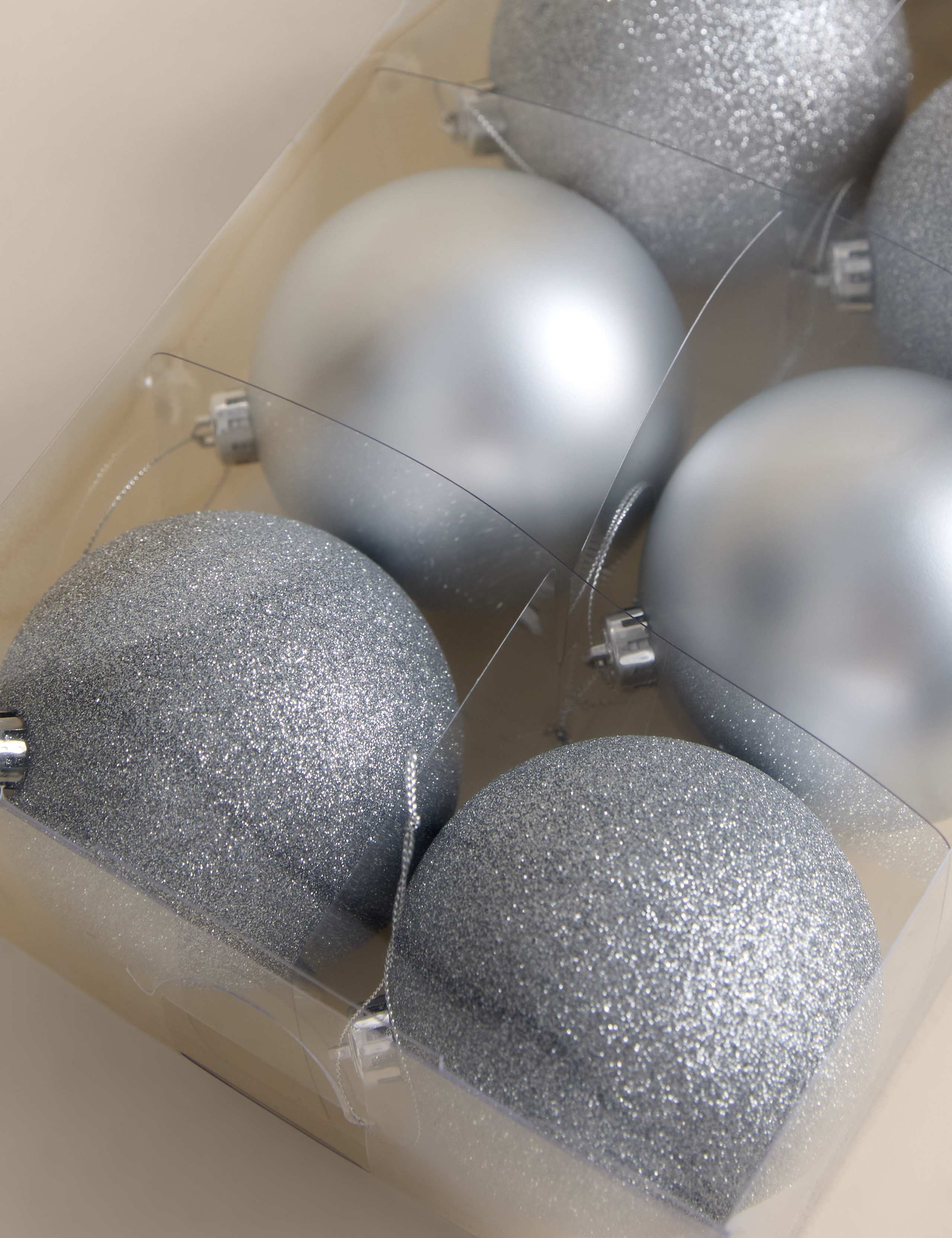 10pk Oversized Shatterproof Baubles 3 of 3