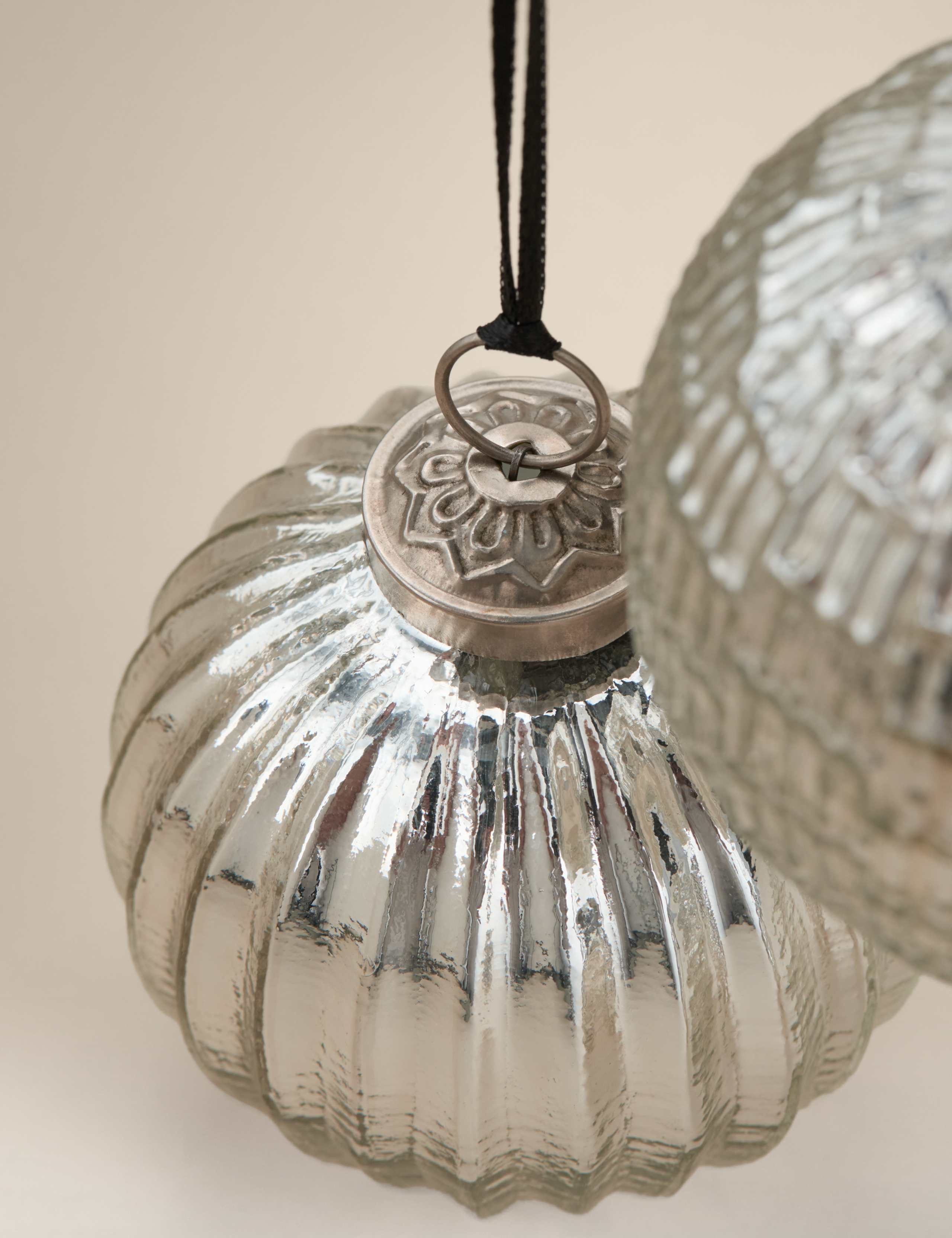 3pk Silver Glass Mercury Hanging Baubles 3 of 4