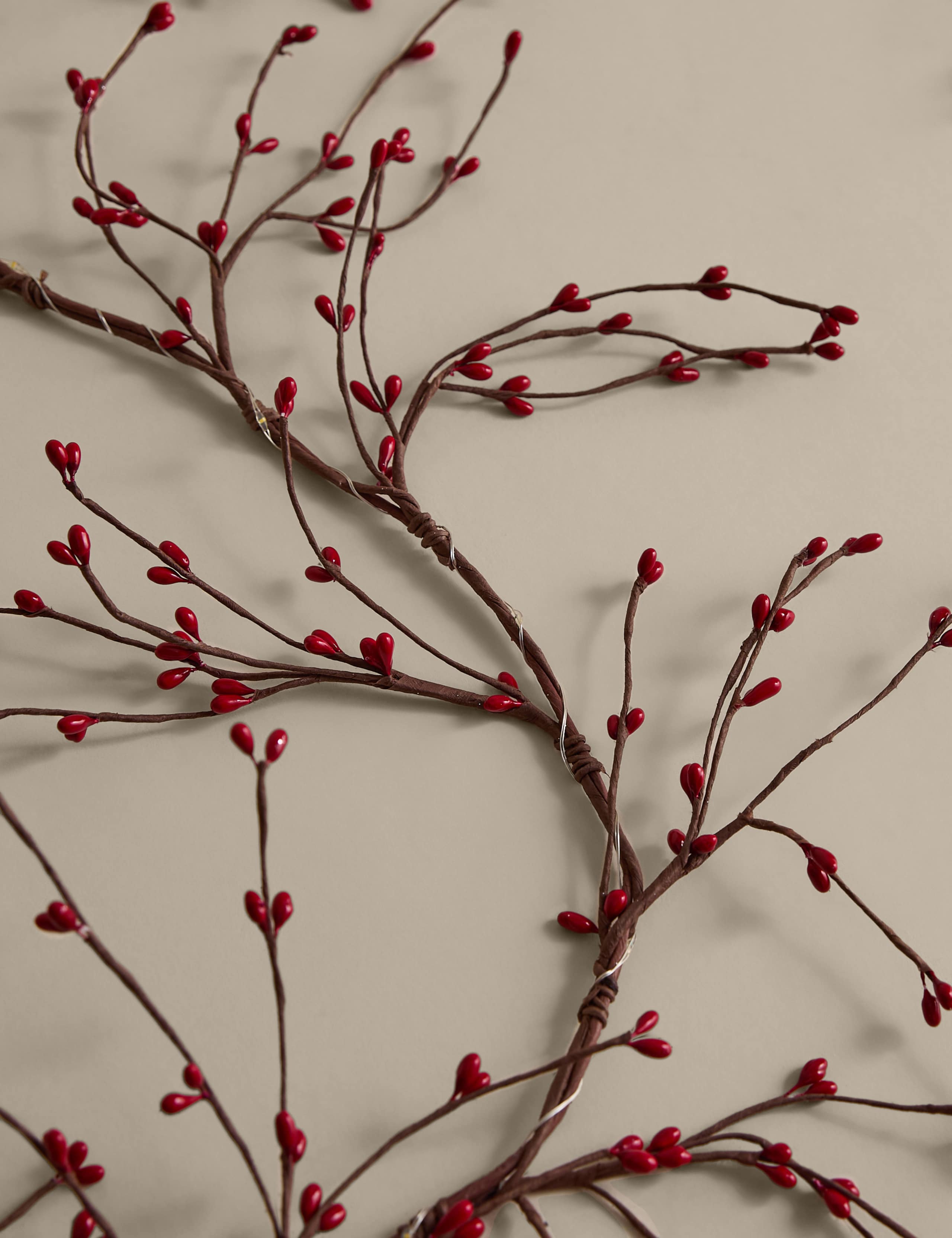 6ft Pre-Lit Berry Garland 2 of 3