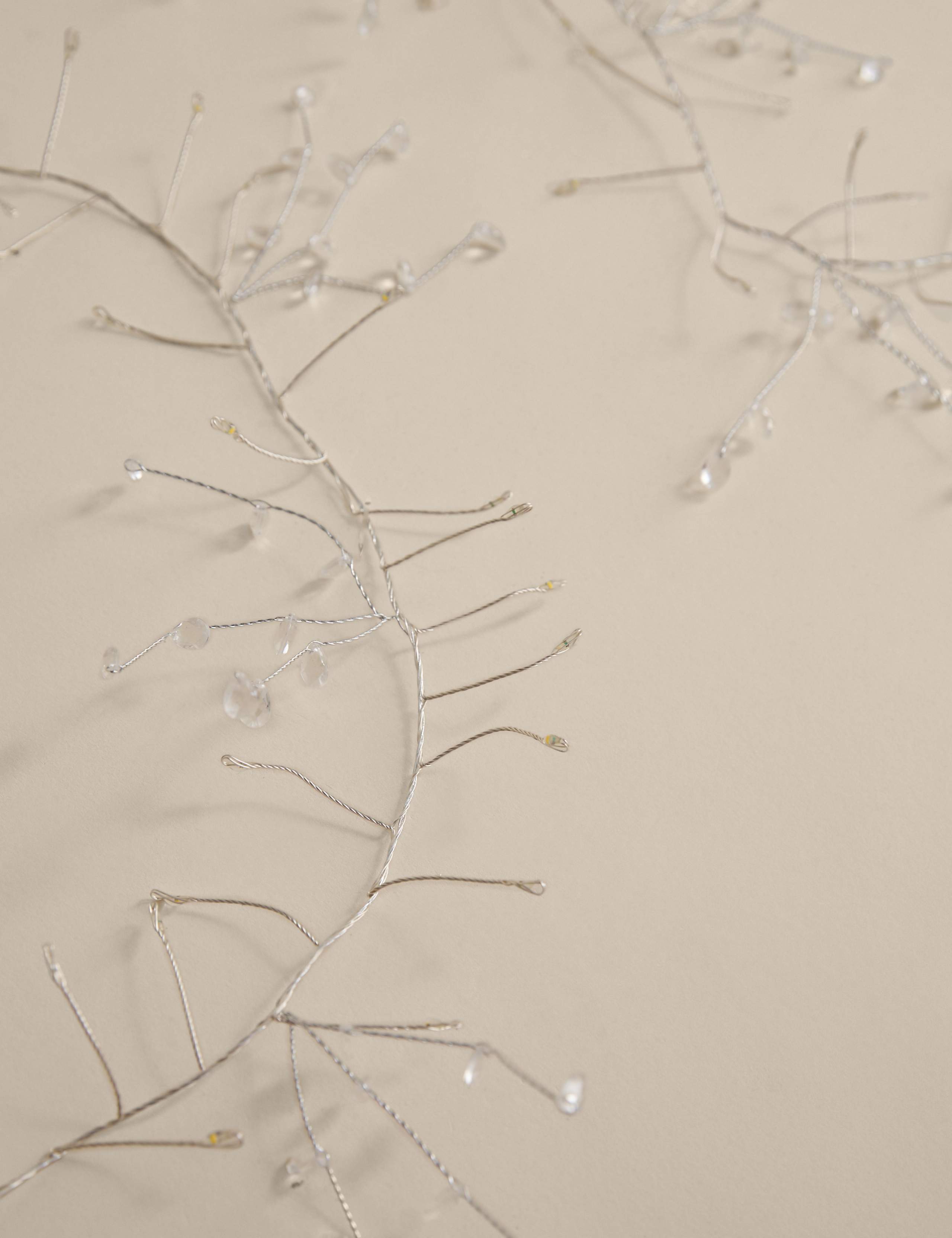 Pre Lit Teardrop Wire Garland 3 of 4