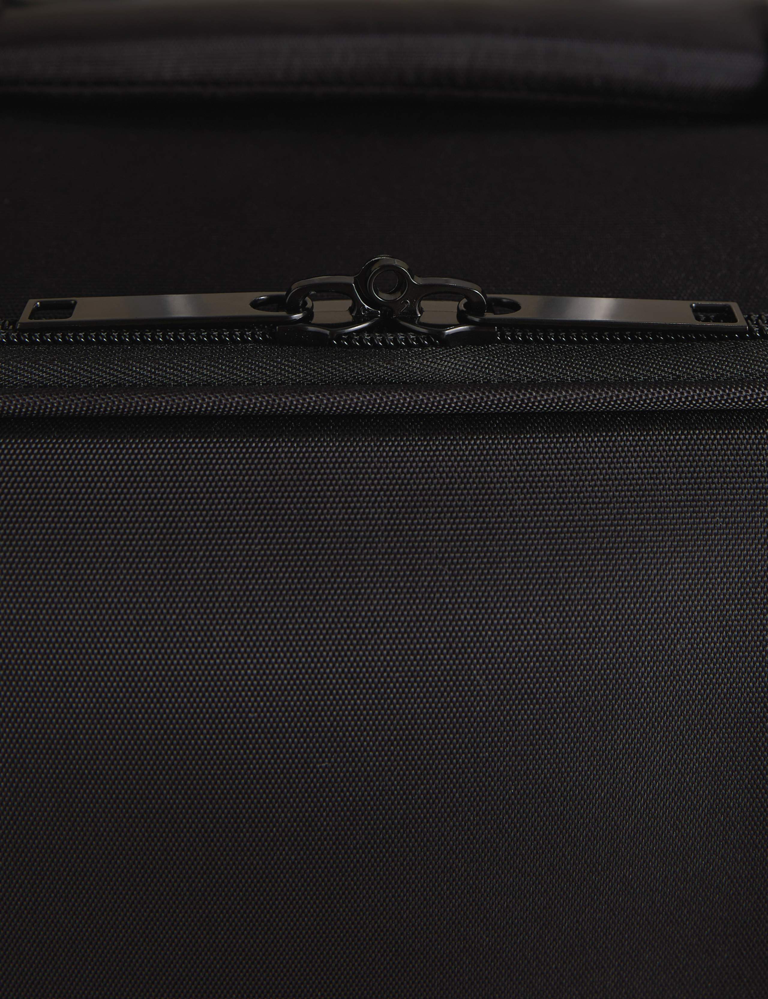 Valletta 4 Wheel Soft Medium Suitcase 3 of 6