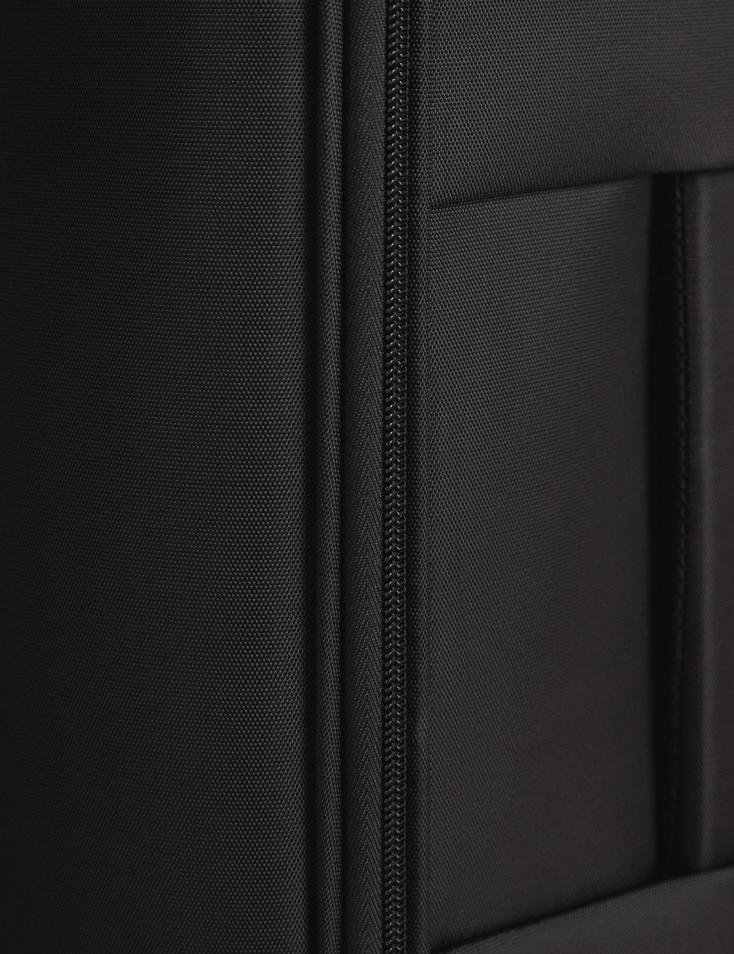 Valletta 4 Wheel Soft Medium Suitcase 4 of 6