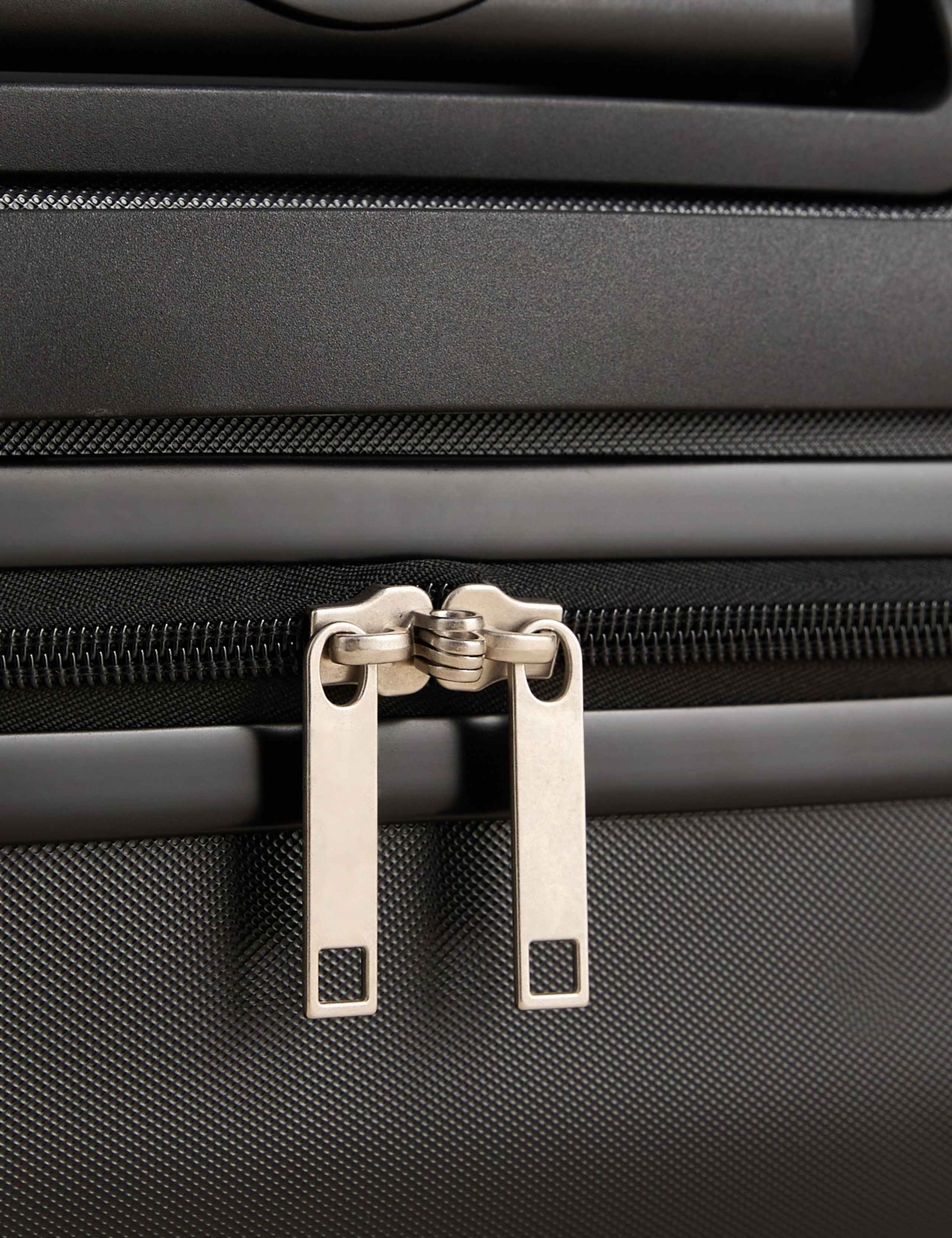 Pisa 4 Wheel Hard Shell Cabin Suitcase 3 of 6