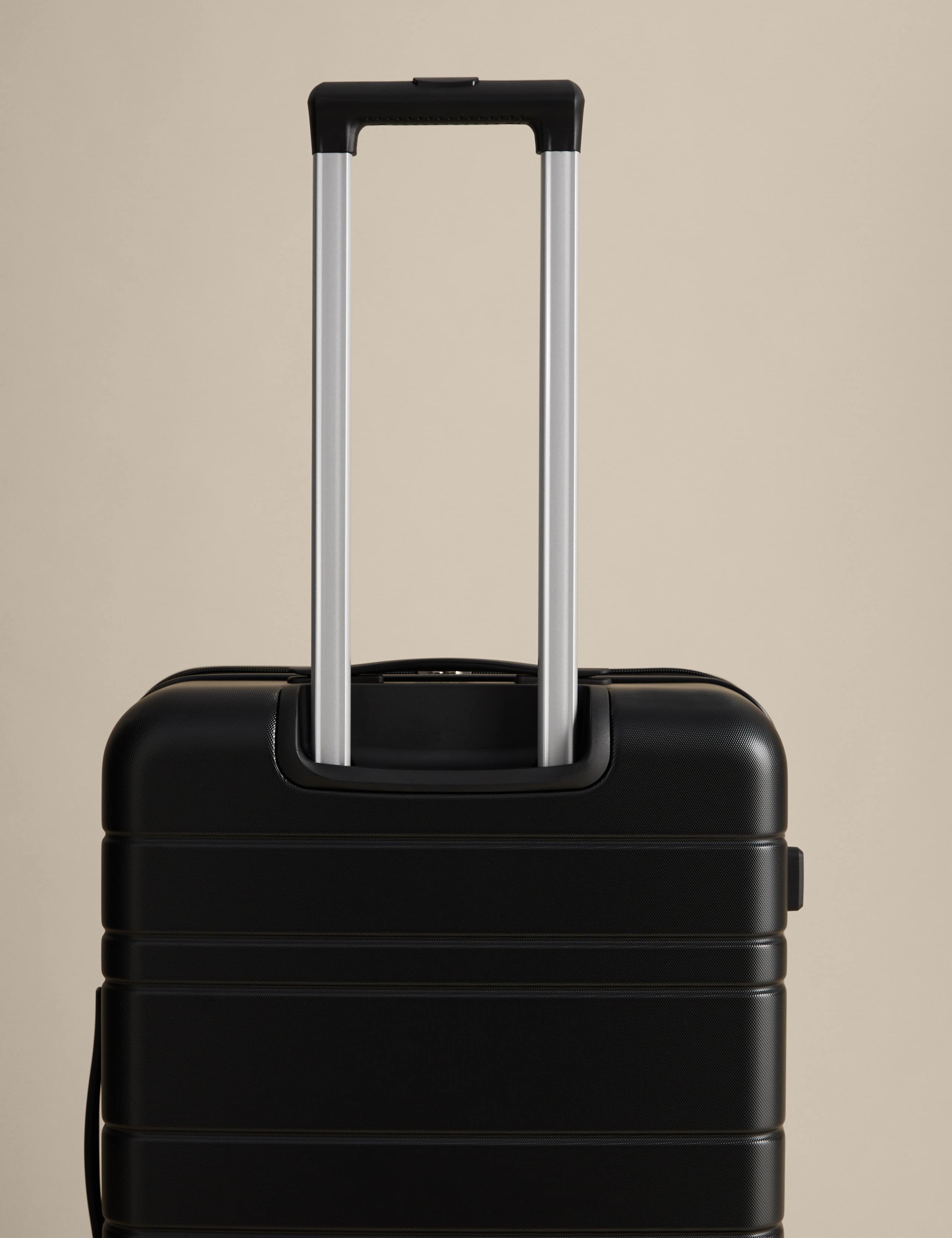 Pisa 4 Wheel Hard Shell Medium Suitcase 2 of 6