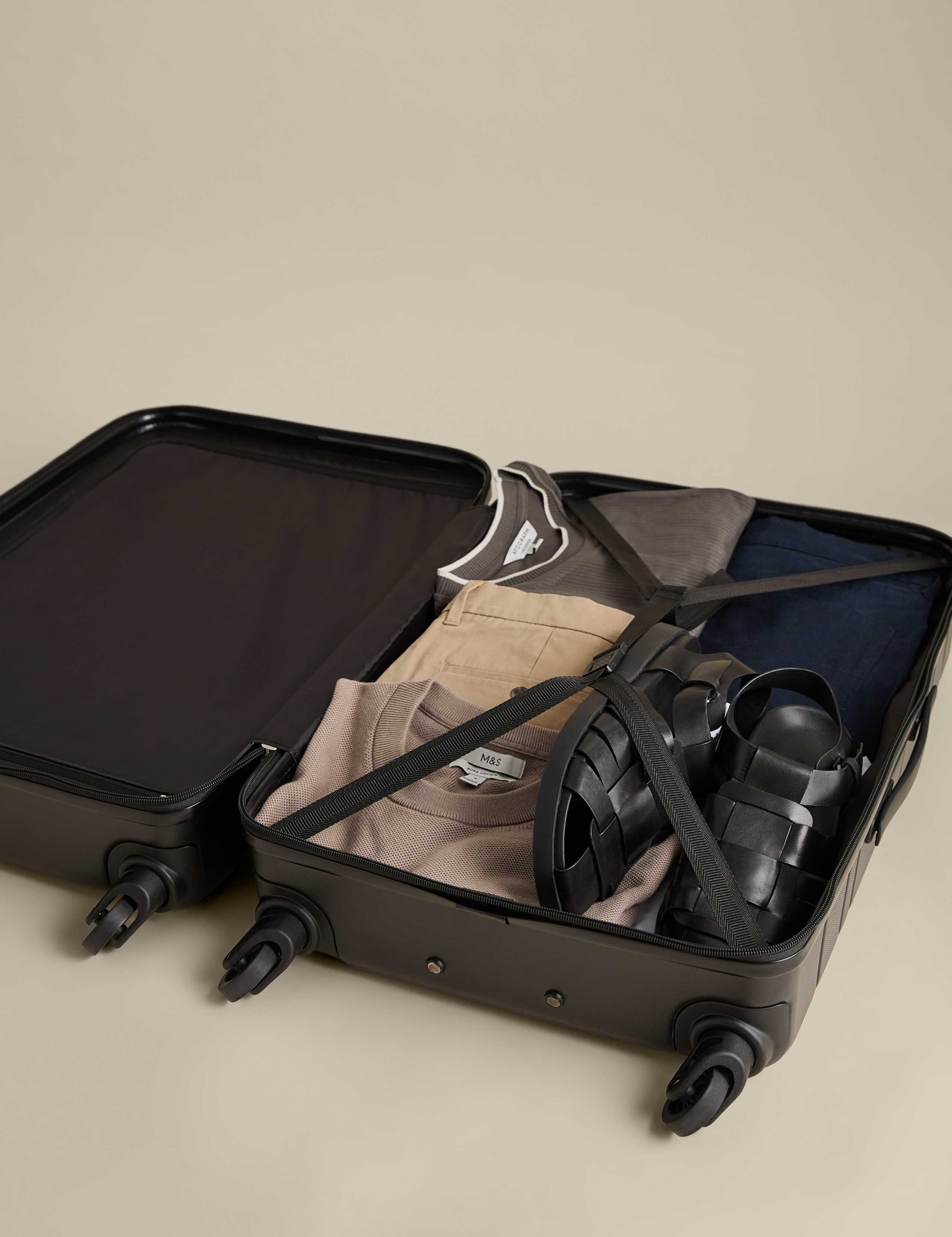 Pisa 4 Wheel Hard Shell Medium Suitcase 5 of 6