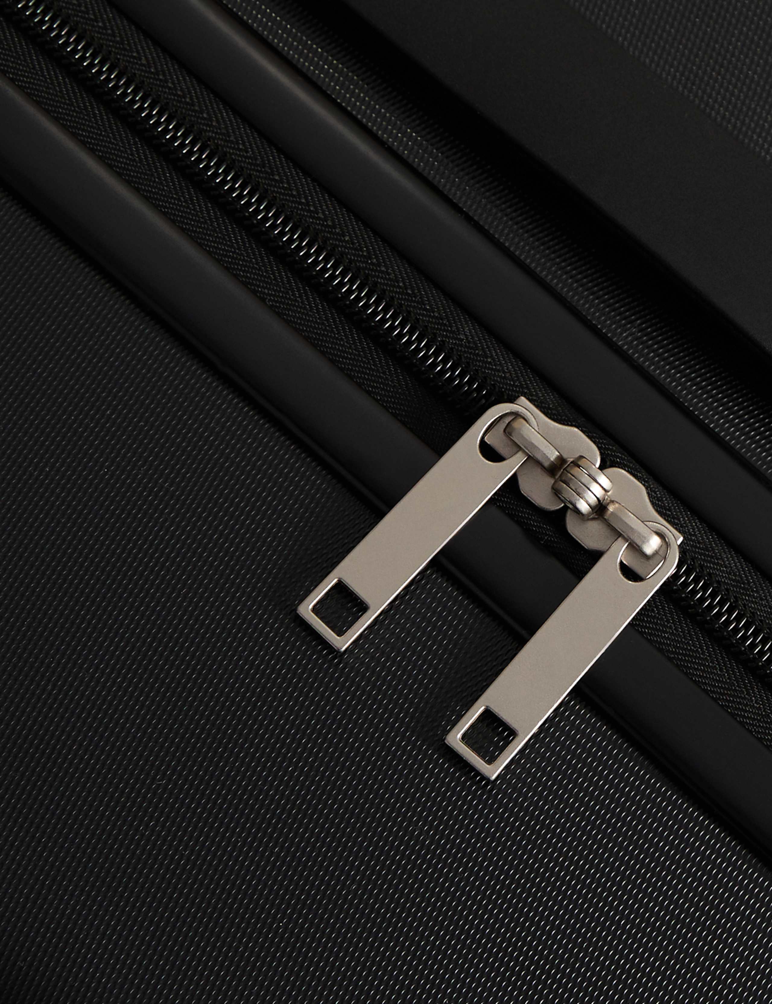 Pisa 4 Wheel Hard Shell Large Suitcase 3 of 6