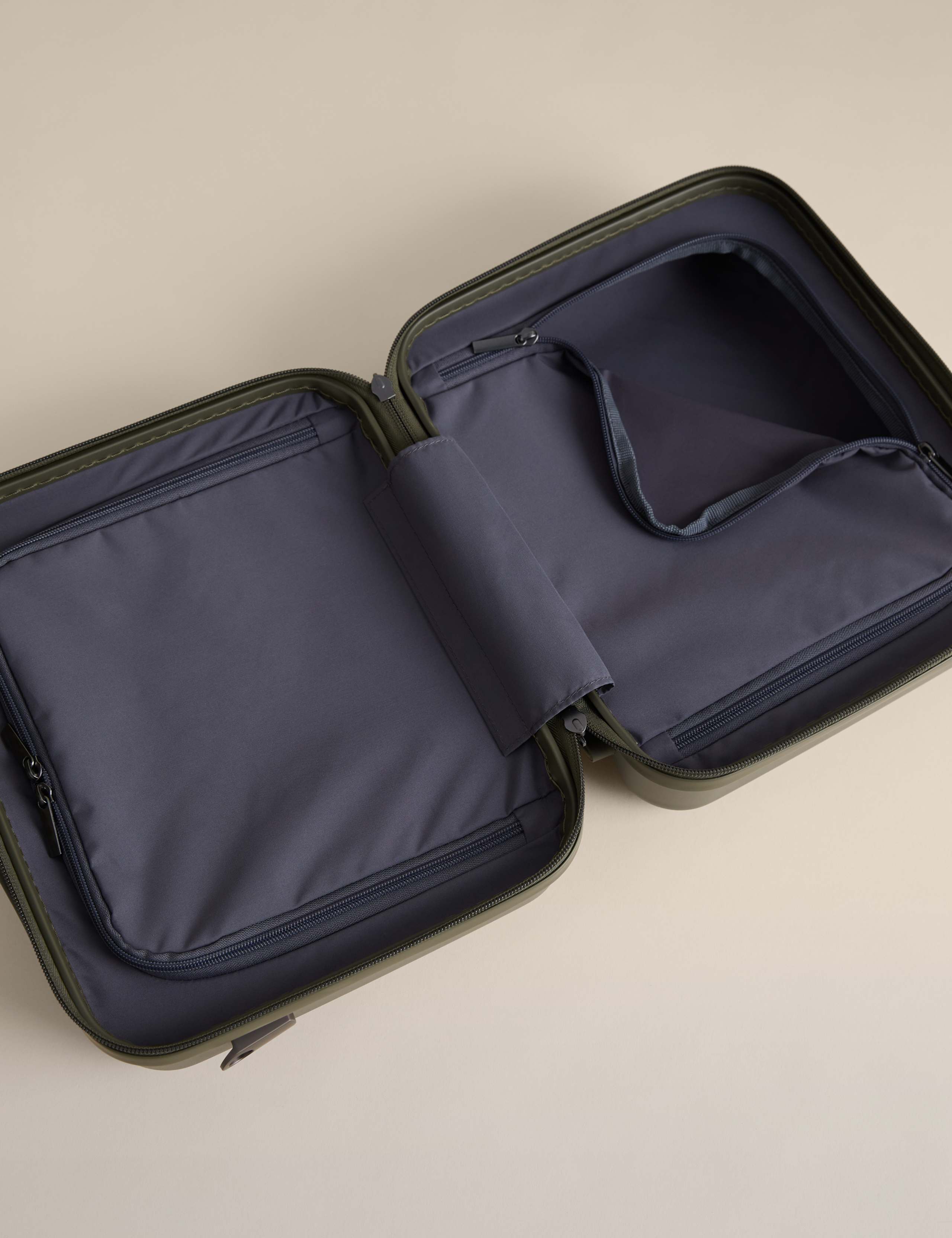 Mykonos Hard Shell Vanity Case 4 of 8