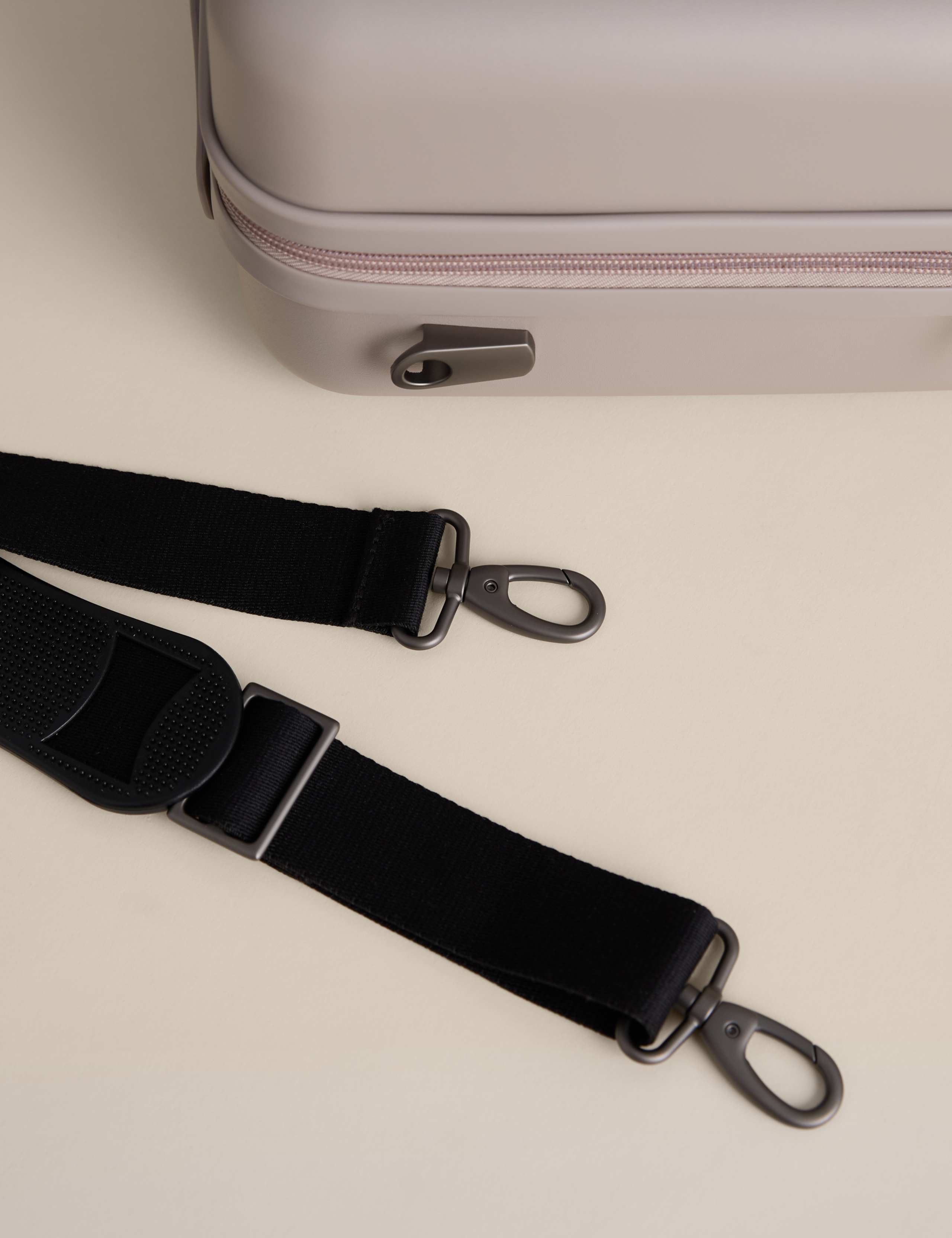 Mykonos Hard Shell Vanity Case 6 of 8