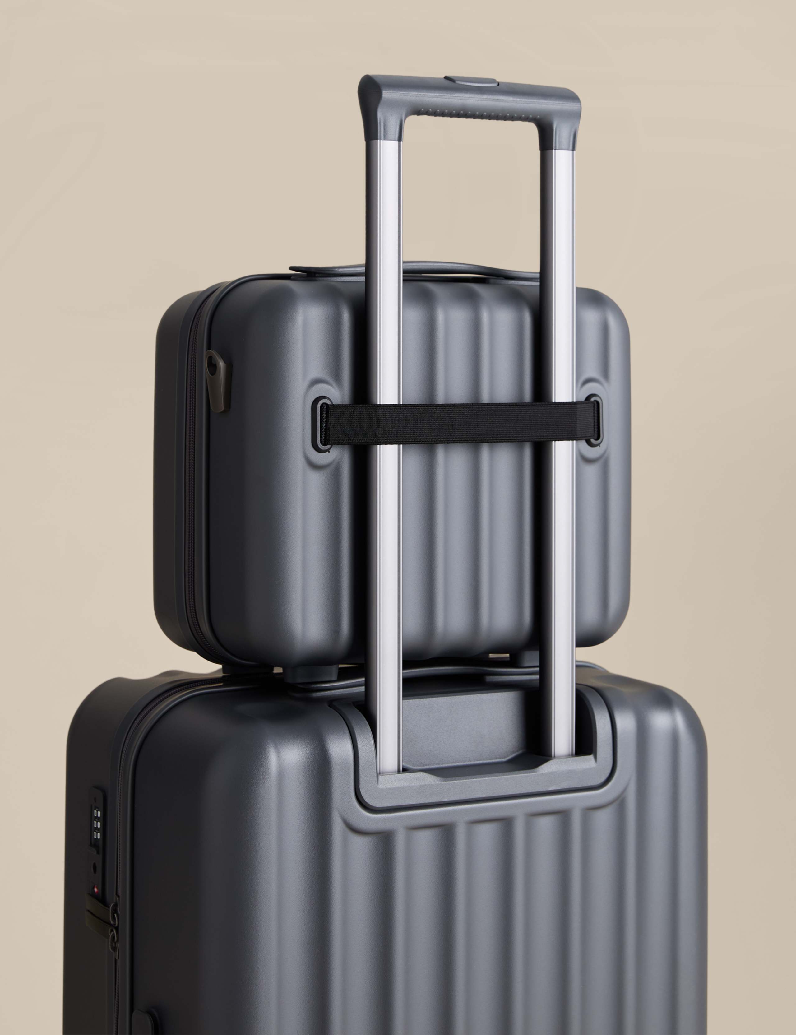 Mykonos Hard Shell Vanity Case 7 of 8