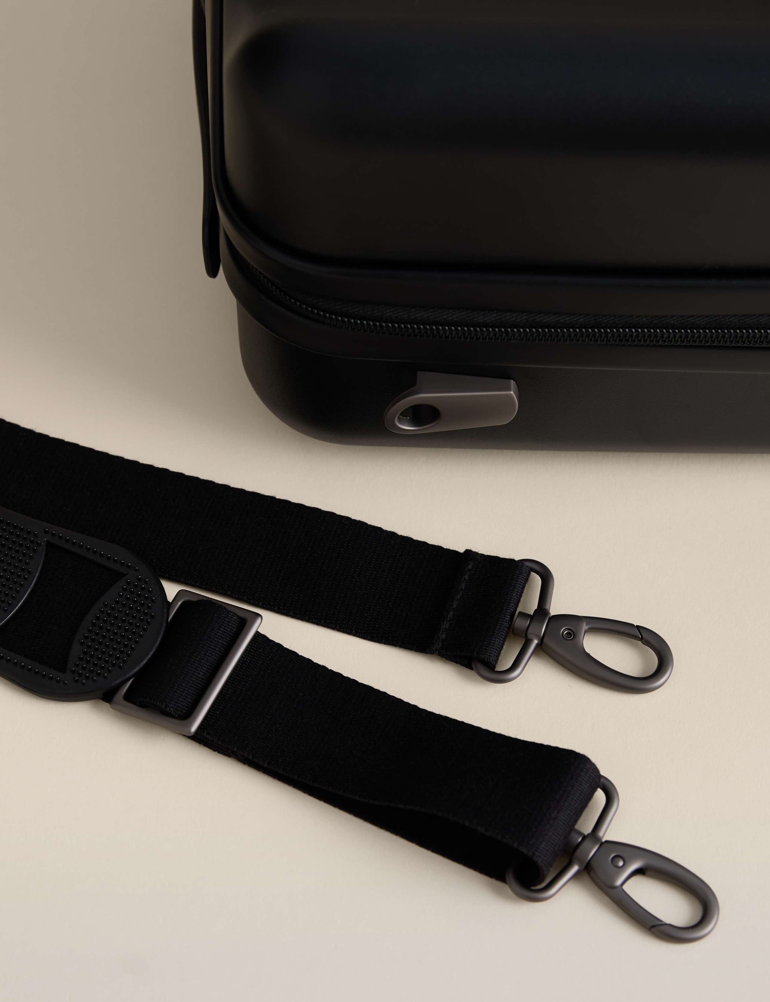 Mykonos Hard Shell Vanity Case 6 of 8