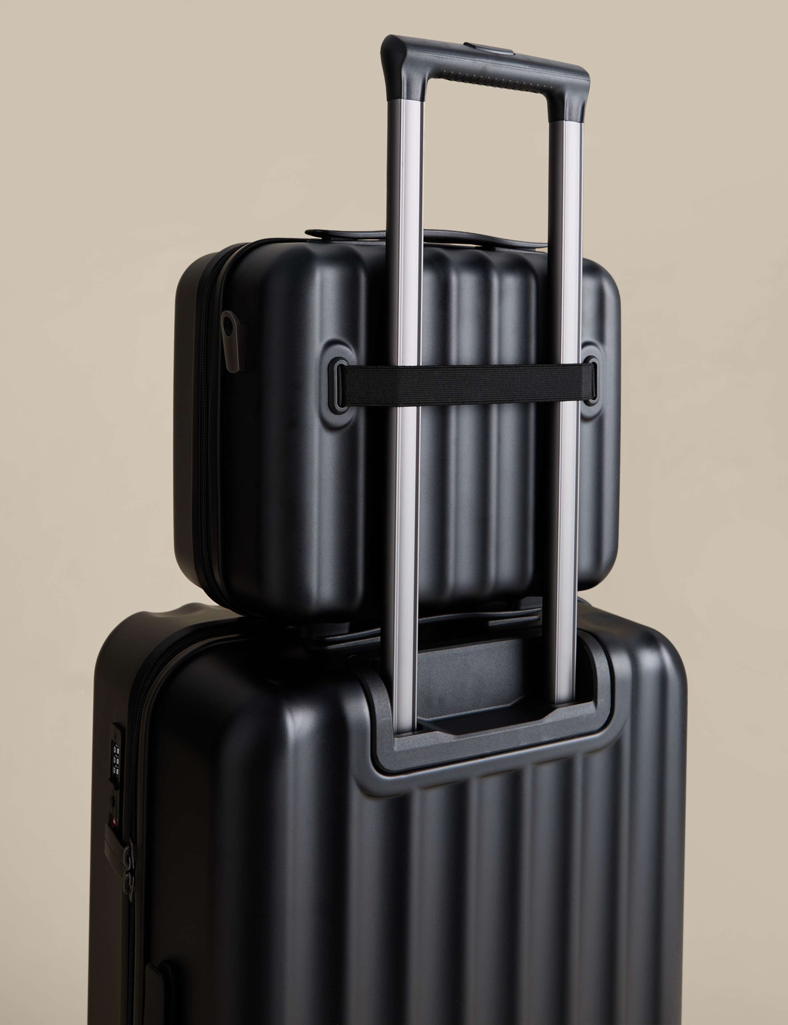 Mykonos Hard Shell Vanity Case 7 of 8